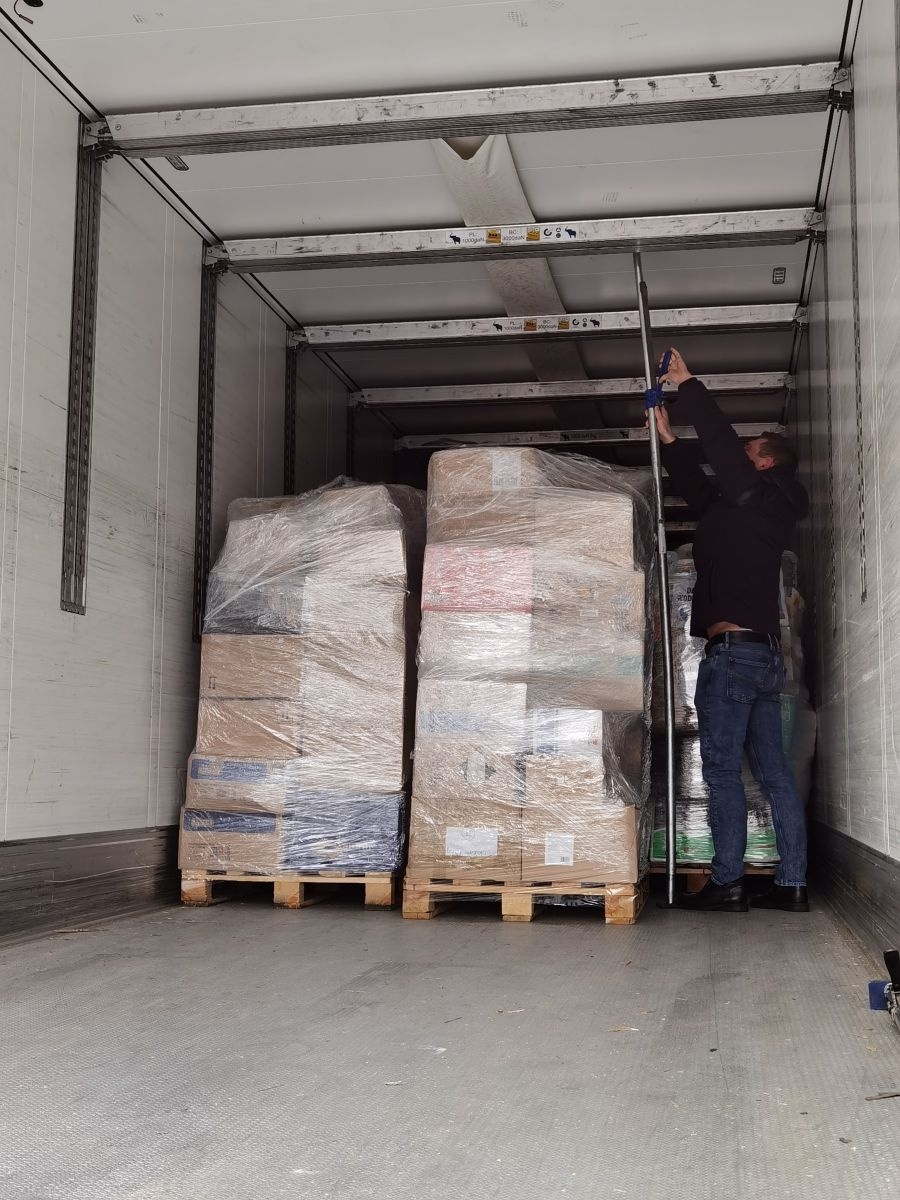 Zdjęcie w galerii na portalu naszwodzislaw.com: Pierwszy transport pomocy dla uchodźców już w drodze [FOTO] wiadomości z regionu