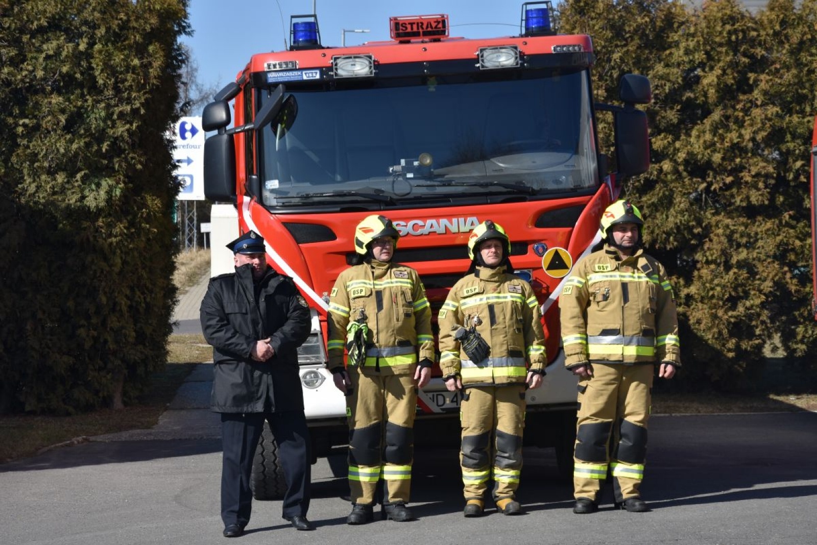 Zdjęcie w galerii na portalu naszwodzislaw.com: Bezpieczeństwo to nasza wspólna sprawa. Strażacy nowymi wozami świętują 30-lecie formacji [FOTO] wiadomości z regionu