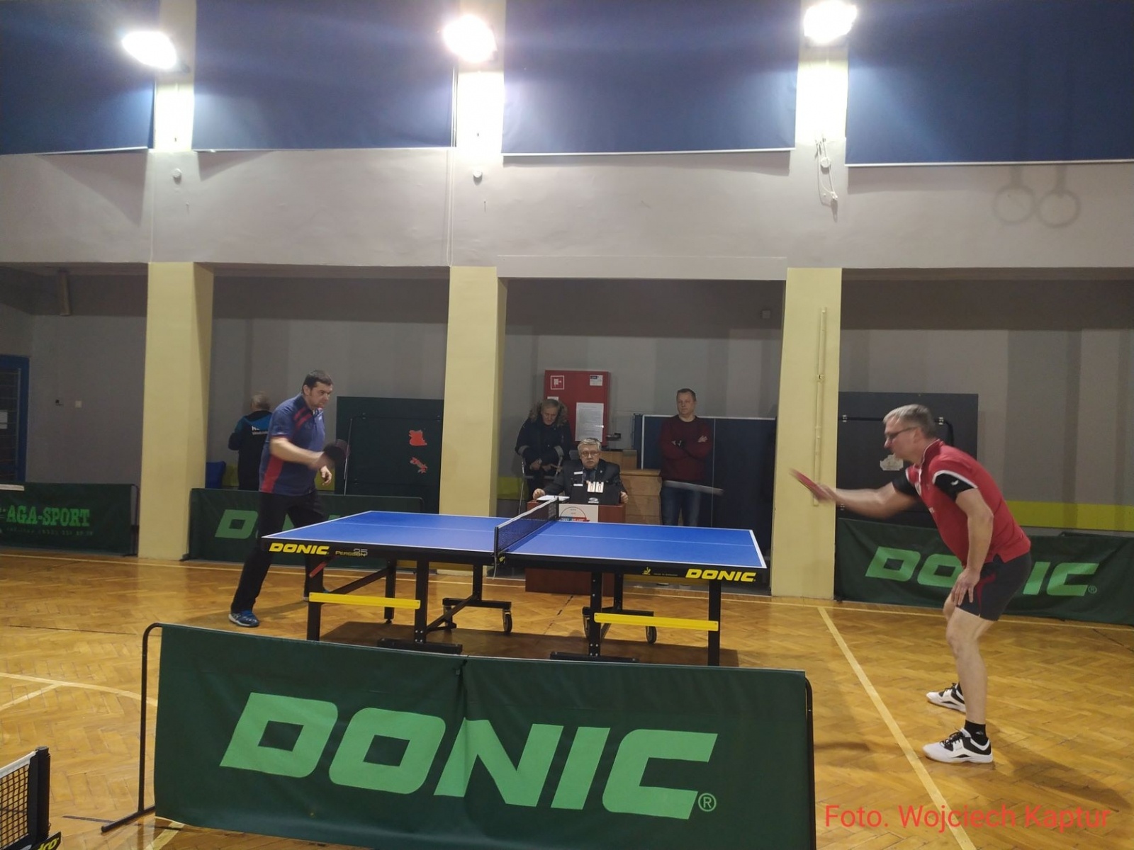 Zdjęcie w galerii na portalu naszwodzislaw.com: Wilki z Wilczy niestraszne tenisistom Relaksu wiadomości z regionu