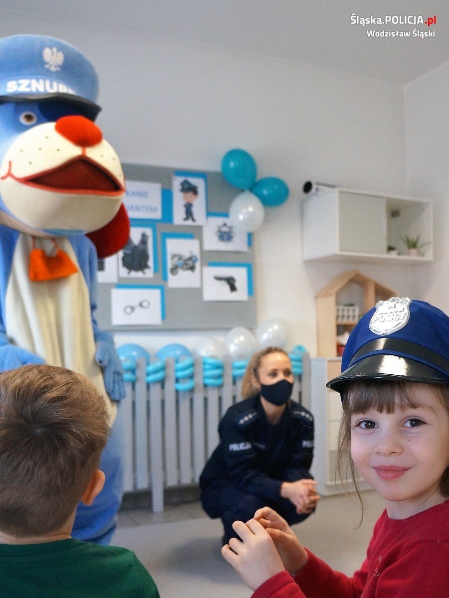 Zdjęcie w galerii na portalu naszwodzislaw.com: Policyjny Sznupek odwiedził przedszkole w Radlinie wiadomości z regionu