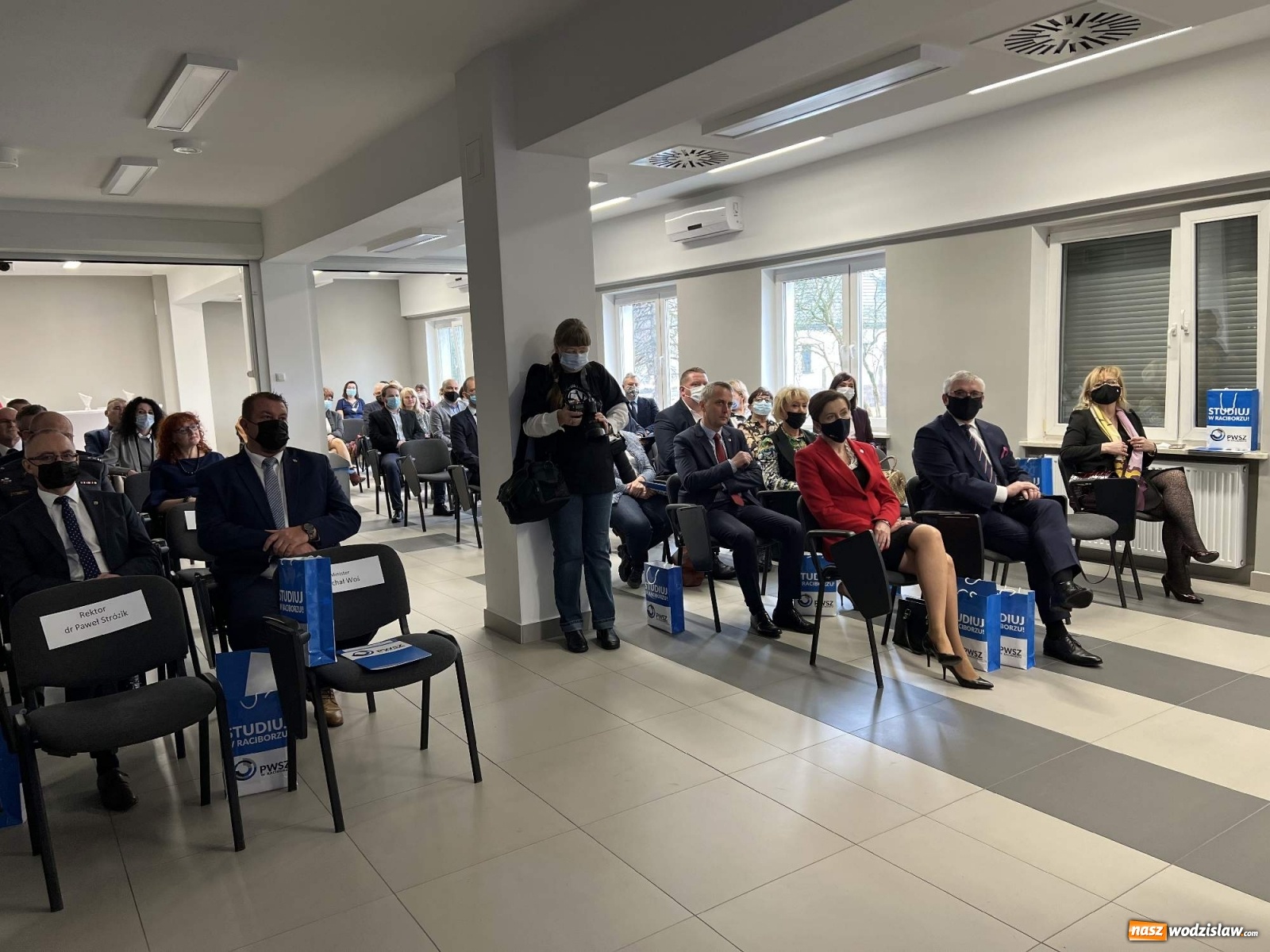 Zdjęcie w galerii na portalu naszwodzislaw.com: Kształcenie pielęgniarek w Raciborzu wkroczyło w nowy wymiar wiadomości z regionu