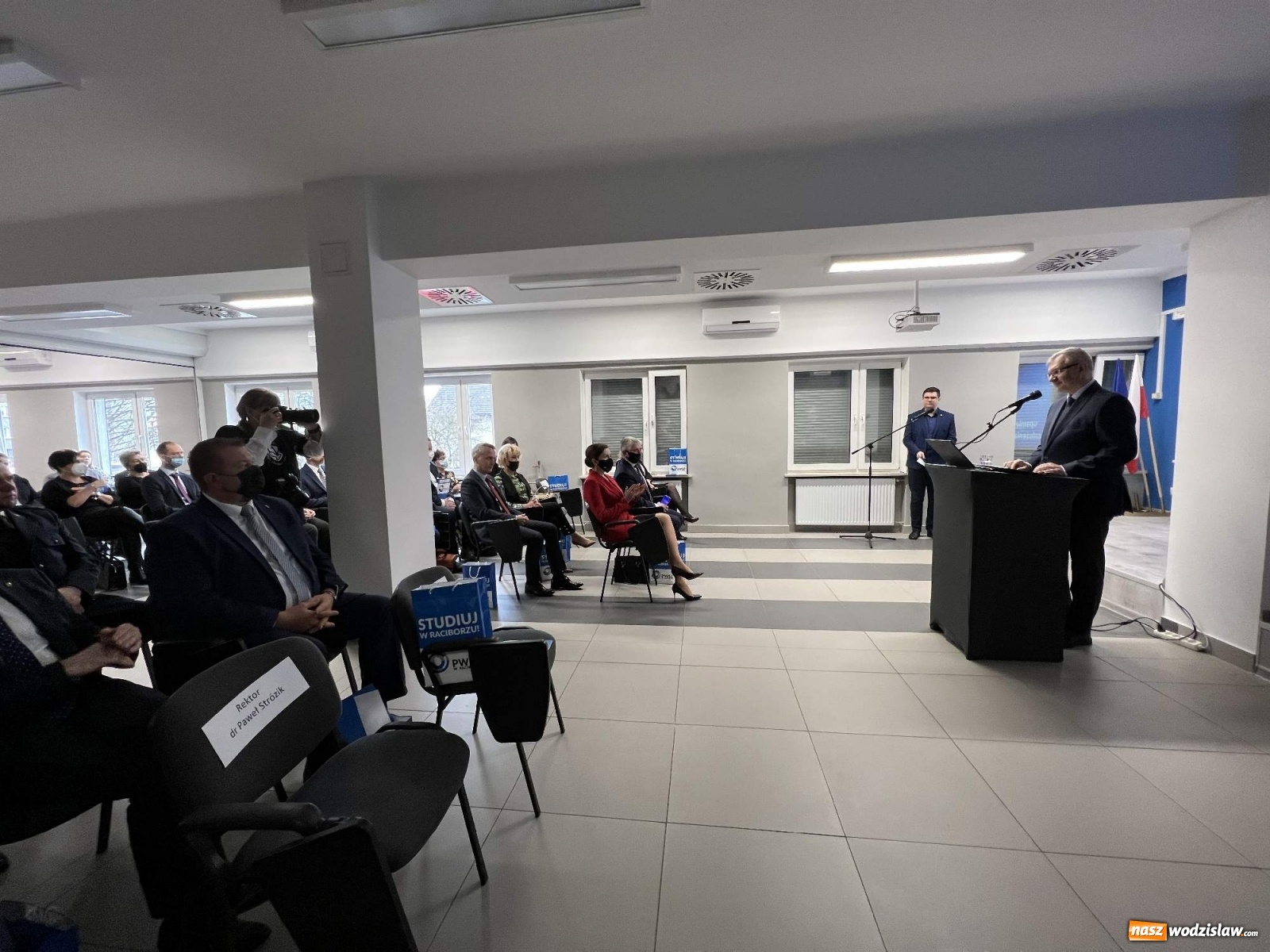 Zdjęcie w galerii na portalu naszwodzislaw.com: Kształcenie pielęgniarek w Raciborzu wkroczyło w nowy wymiar wiadomości z regionu