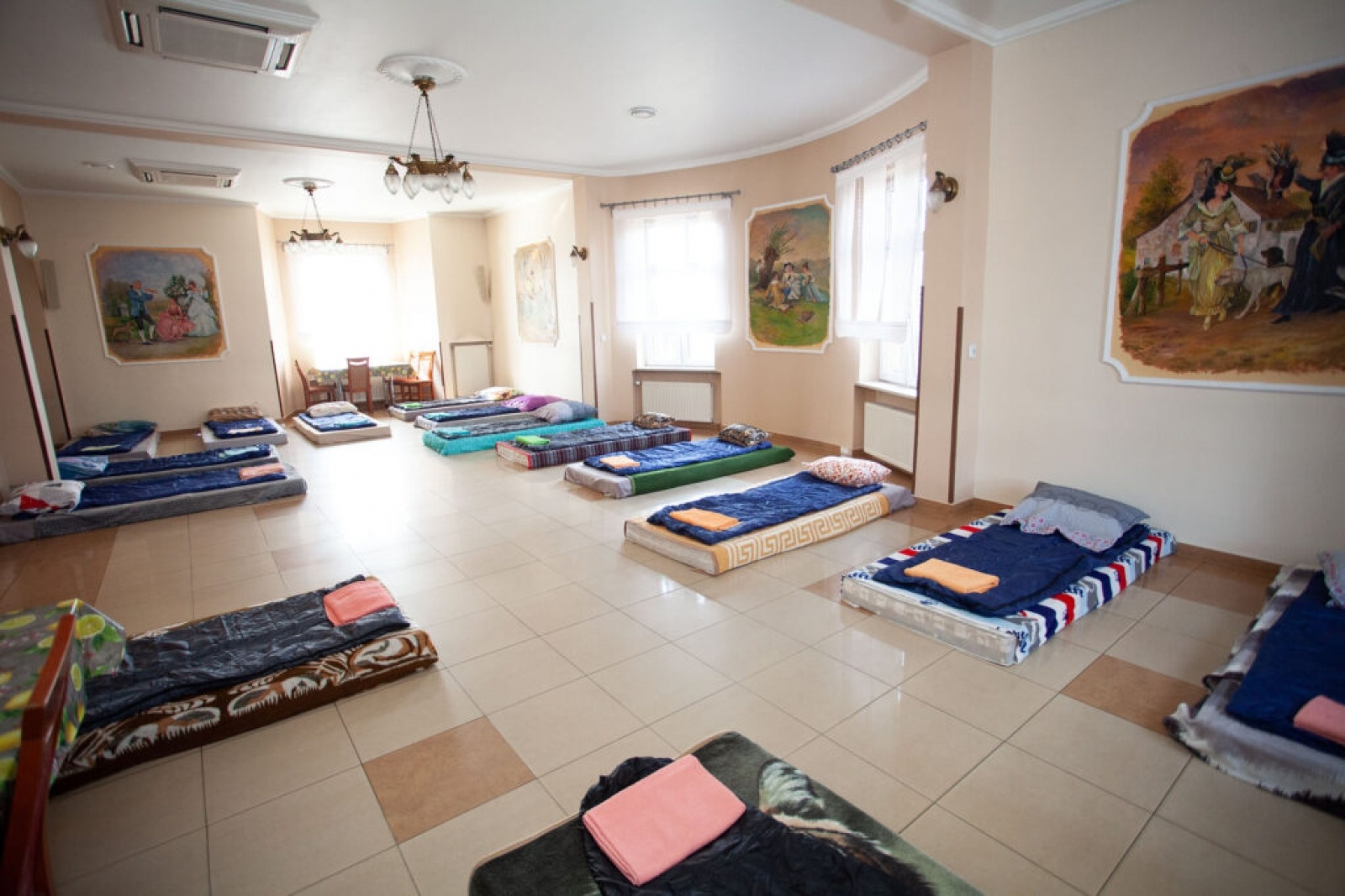 Zdjęcie w galerii na portalu naszwodzislaw.com: Radlin. Kolejne miejsca dla uchodźców przygotowane wiadomości z regionu