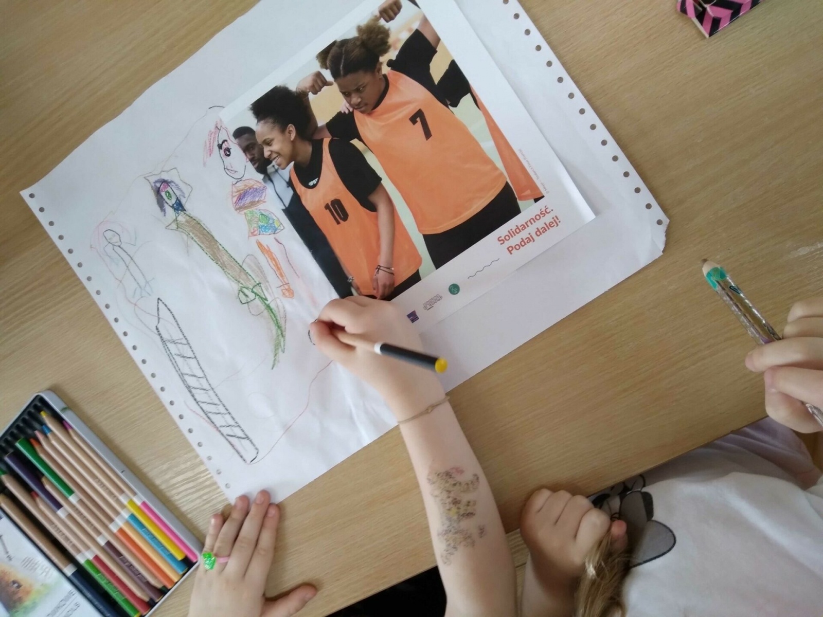 Zdjęcie w galerii na portalu naszwodzislaw.com: Wodzisławska SP 3 w międzynarodowym programie Solidarność. Podaj dalej! wiadomości z regionu