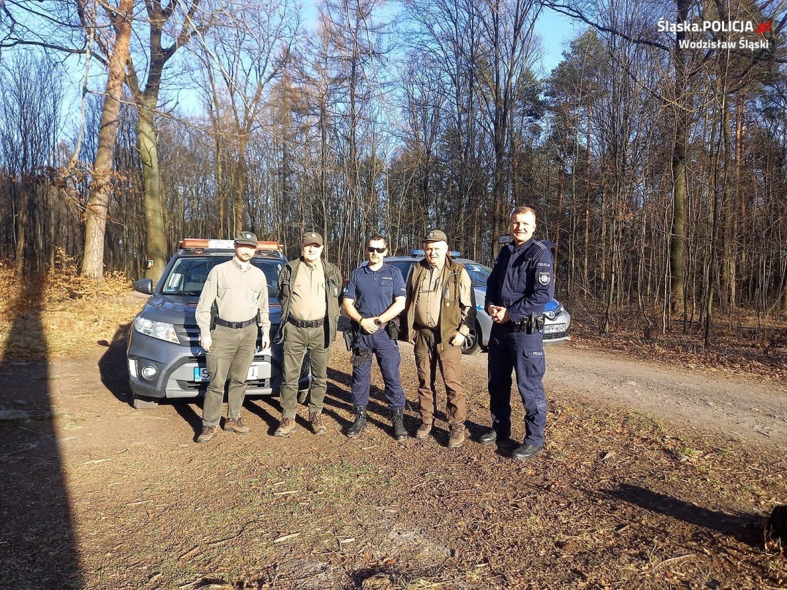 Zdjęcie w galerii na portalu naszwodzislaw.com: Wspólne działania pszowskich dzielnicowych i straży leśnej wiadomości z regionu