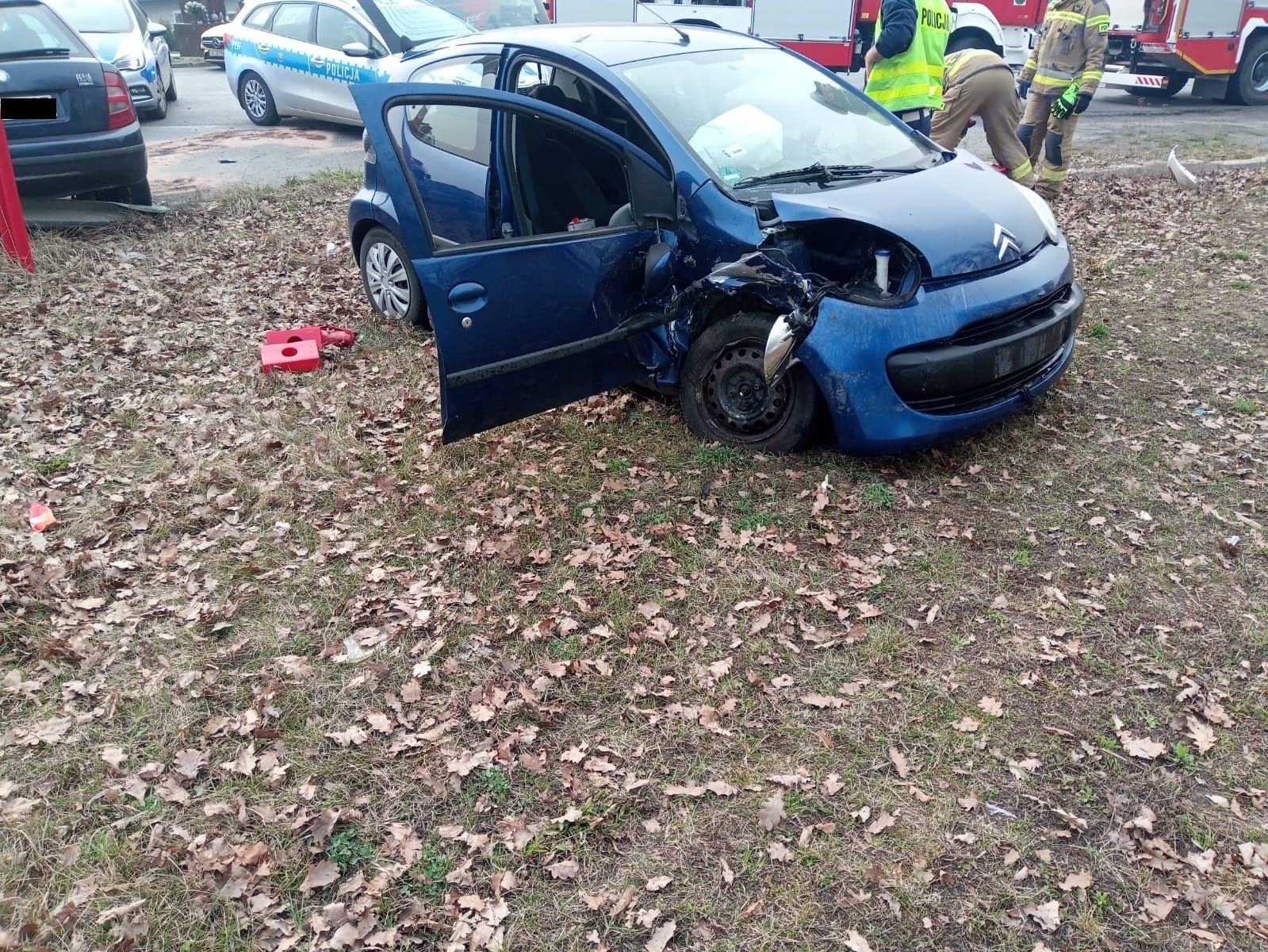 Zdjęcie w galerii na portalu naszwodzislaw.com: Trzy osoby ranne w wypadku w Syryni wiadomości z regionu