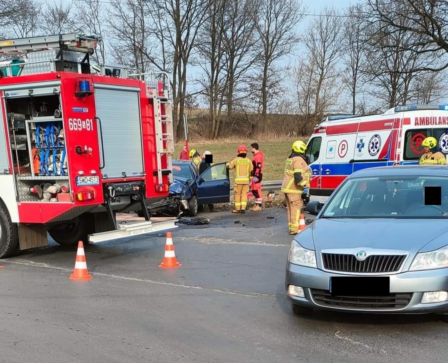 Zdjęcie w galerii na portalu naszwodzislaw.com: Trzy osoby ranne w wypadku w Syryni wiadomości z regionu