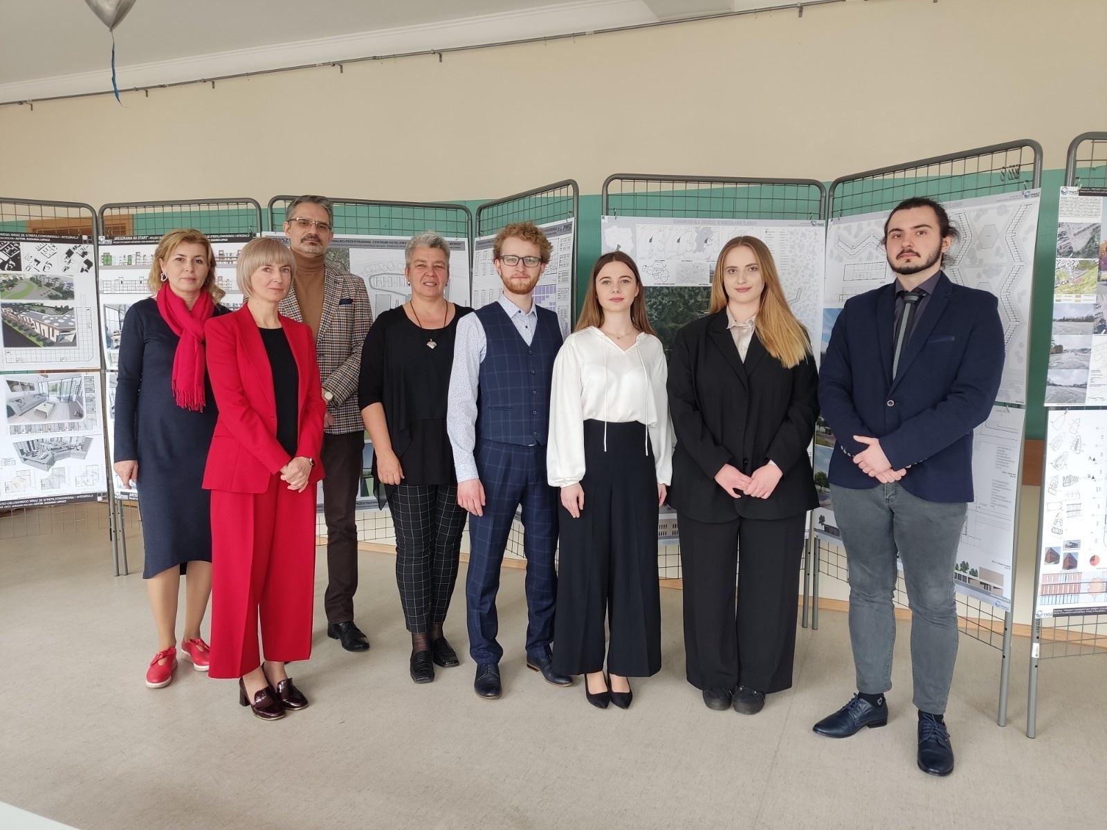 Zdjęcie w galerii na portalu naszwodzislaw.com: Inżynierowie architekci z PWSZ - marka w sama w sobie. Trwają obrony prac wiadomości z regionu