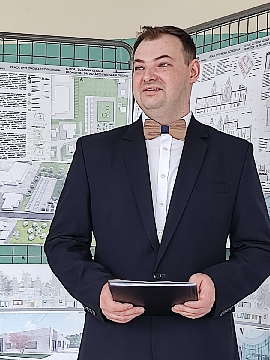 Zdjęcie w galerii na portalu naszwodzislaw.com: Inżynierowie architekci z PWSZ - marka w sama w sobie. Trwają obrony prac wiadomości z regionu