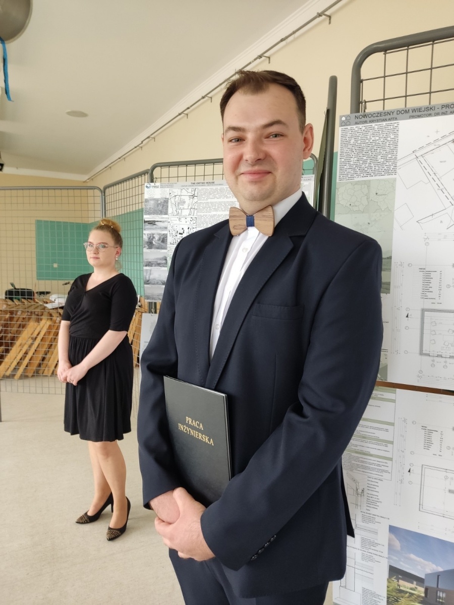Zdjęcie w galerii na portalu naszwodzislaw.com: Inżynierowie architekci z PWSZ - marka w sama w sobie. Trwają obrony prac wiadomości z regionu