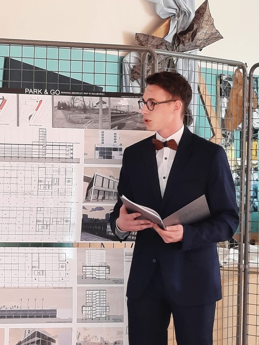 Zdjęcie w galerii na portalu naszwodzislaw.com: Inżynierowie architekci z PWSZ - marka w sama w sobie. Trwają obrony prac wiadomości z regionu