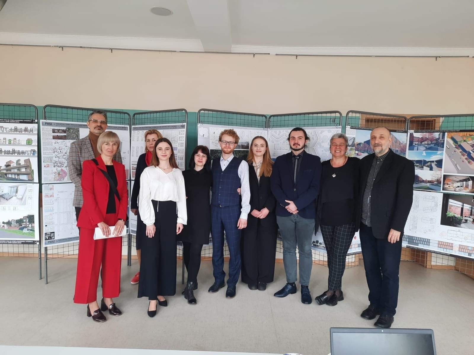 Zdjęcie w galerii na portalu naszwodzislaw.com: Inżynierowie architekci z PWSZ - marka w sama w sobie. Trwają obrony prac wiadomości z regionu