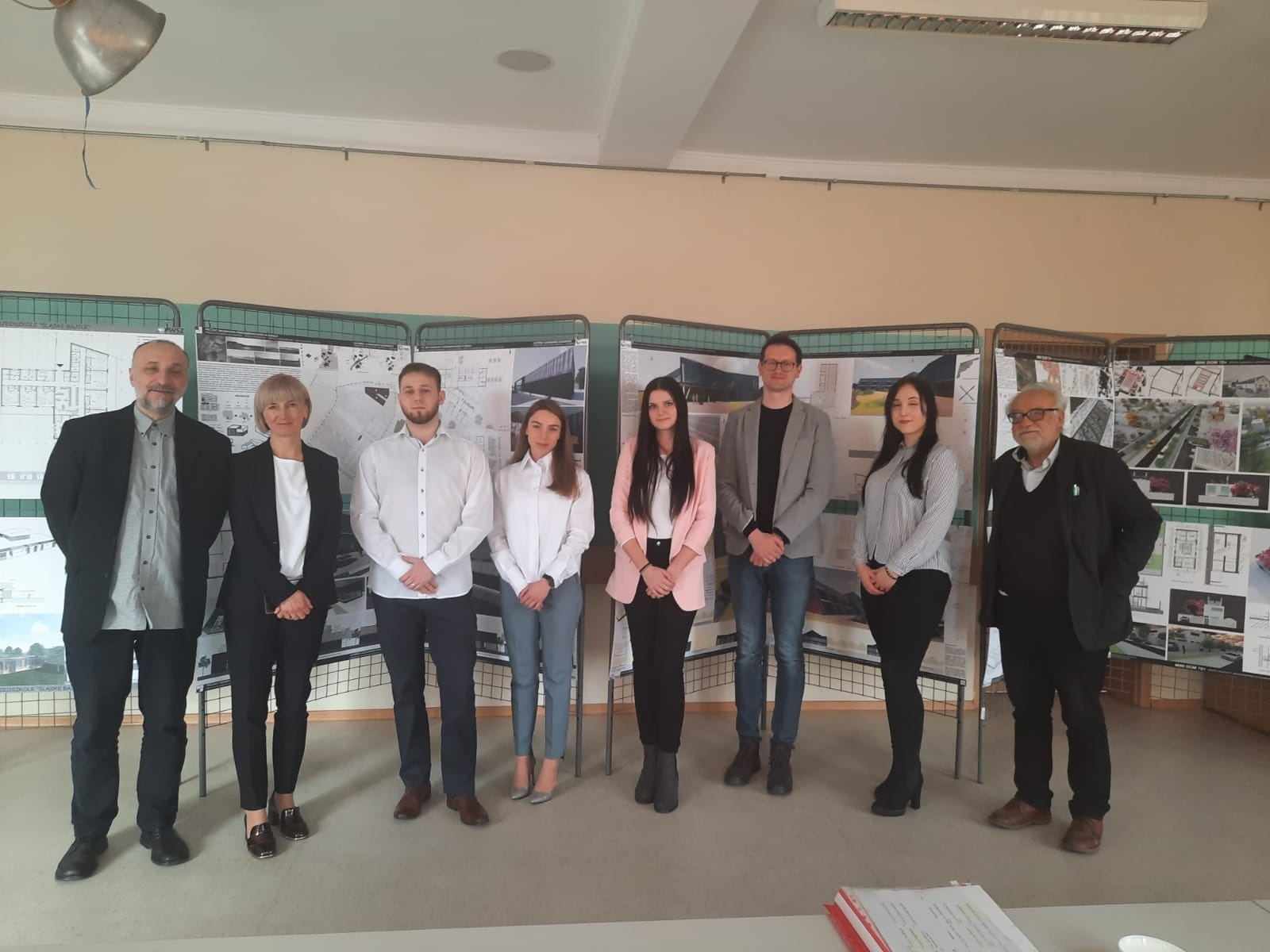 Zdjęcie w galerii na portalu naszwodzislaw.com: Inżynierowie architekci z PWSZ - marka w sama w sobie. Trwają obrony prac wiadomości z regionu