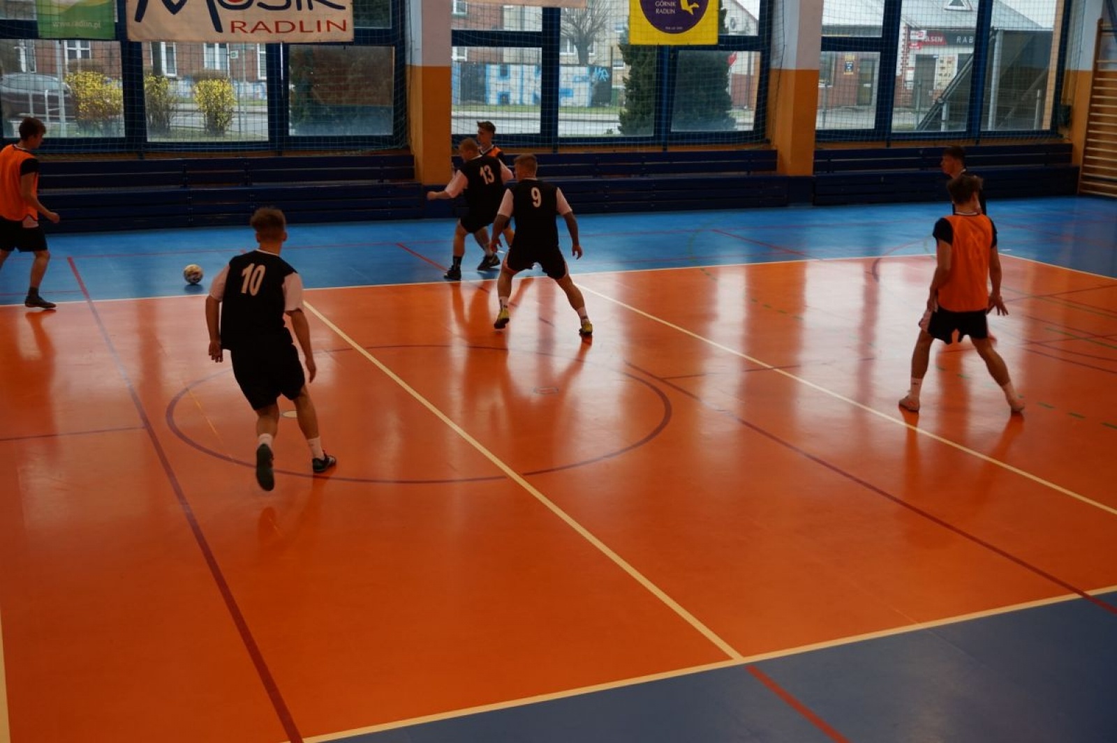 Zdjęcie w galerii na portalu naszwodzislaw.com: ZSP w Rydułtowach zwycięzcą turnieju o puchar starosty i burmistrza Radlina wiadomości z regionu