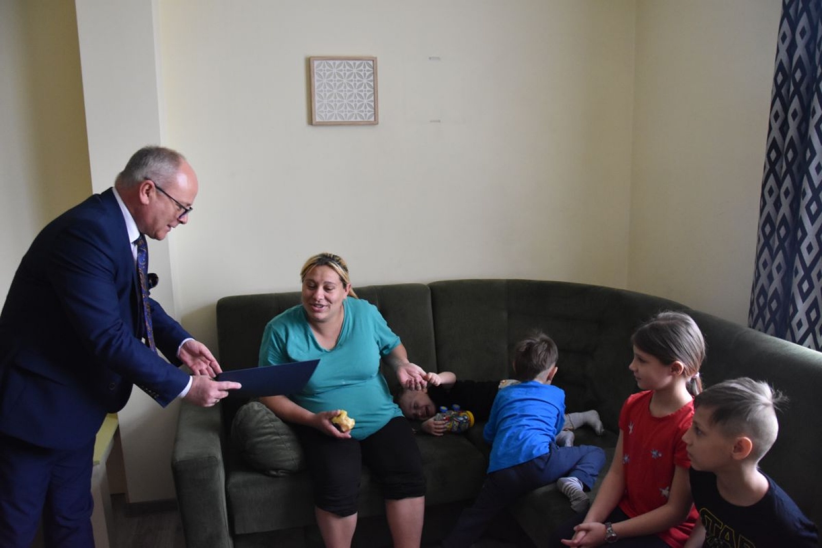 Zdjęcie w galerii na portalu naszwodzislaw.com: Pierwsze narodzone ukraińskie dzieci w powiecie to bliźniaki. Odwiedził je starosta [FOTO] wiadomości z regionu