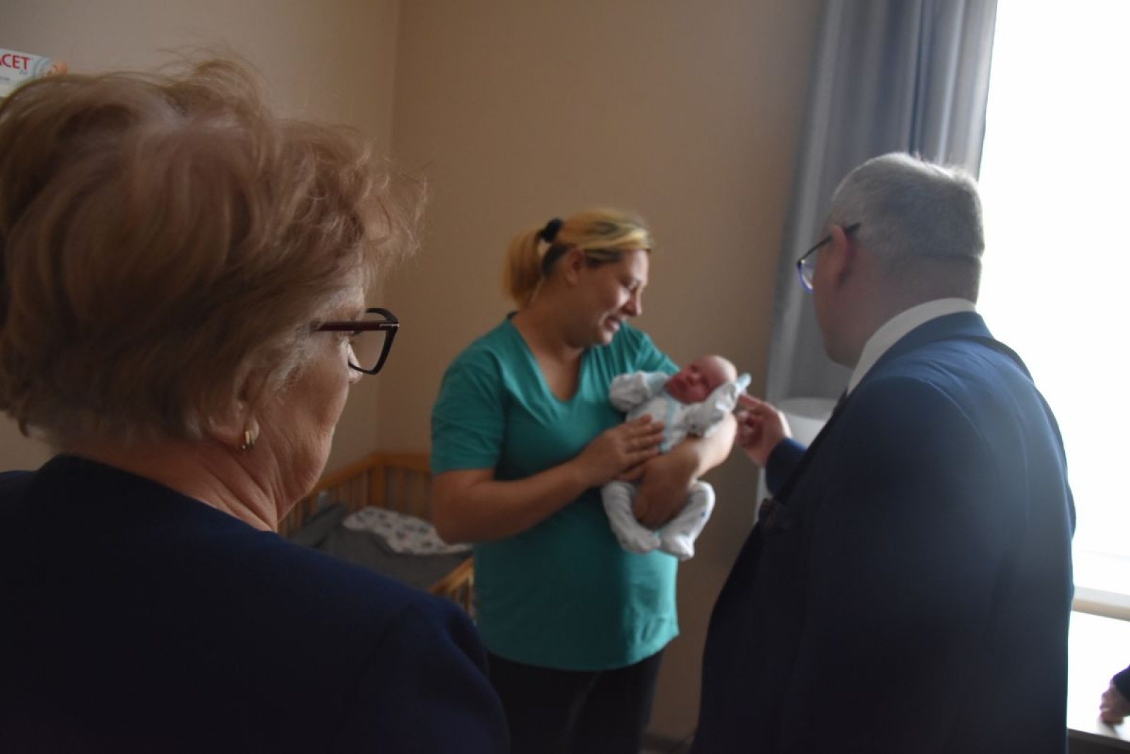 Zdjęcie w galerii na portalu naszwodzislaw.com: Pierwsze narodzone ukraińskie dzieci w powiecie to bliźniaki. Odwiedził je starosta [FOTO] wiadomości z regionu