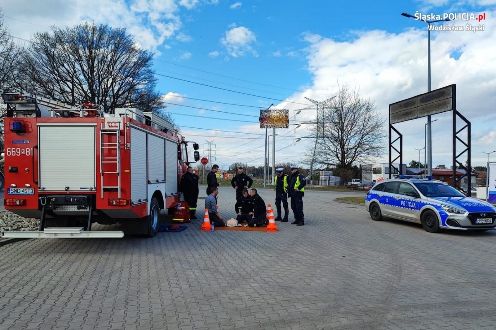 Zdjęcie w galerii na portalu naszwodzislaw.com: Bezpieczne skrzyżowanie z wodzisławską drogówką i OSP wiadomości z regionu