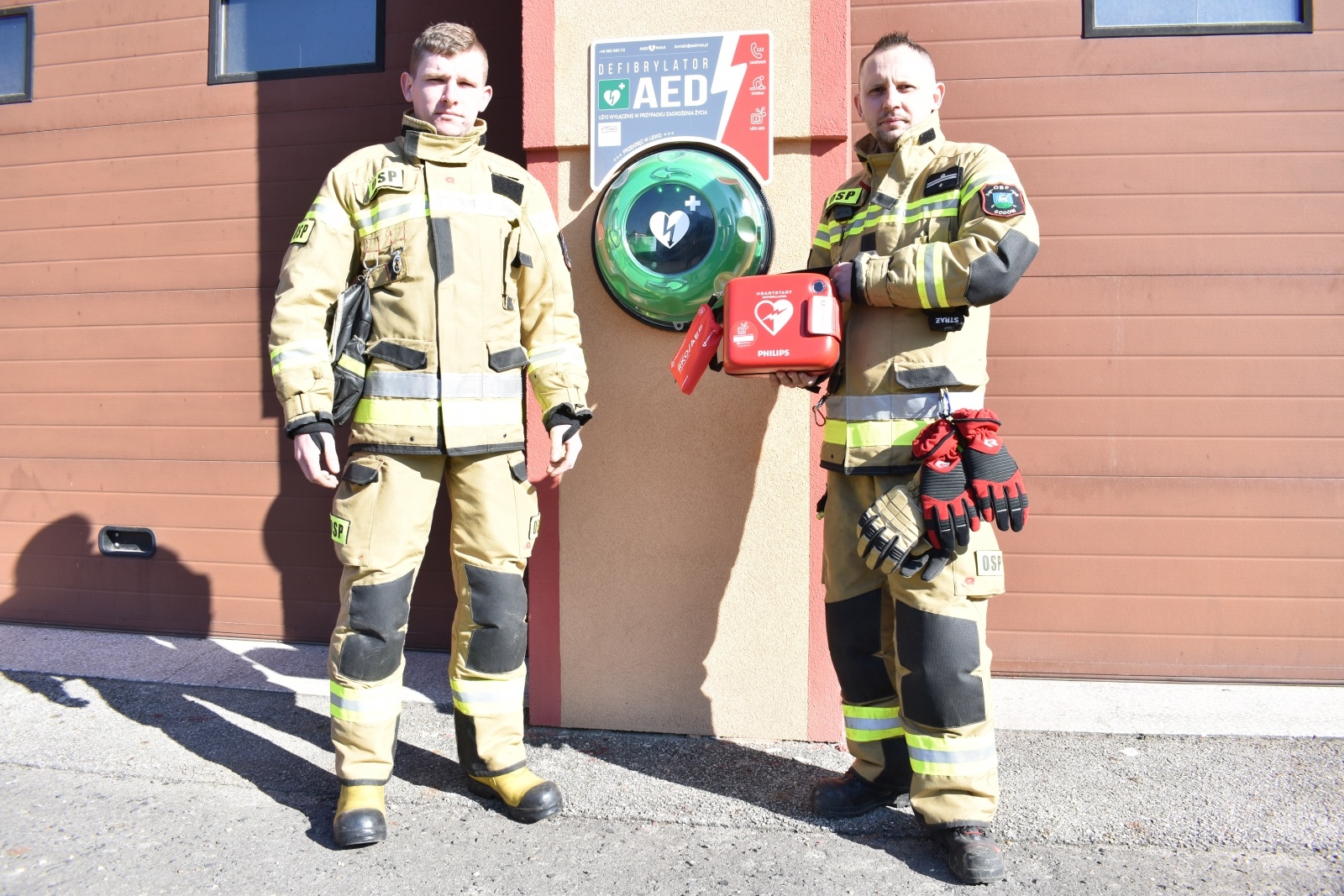 Zdjęcie w galerii na portalu naszwodzislaw.com: OSP Godów z ogólnodostępnym defibrylatorem AED wiadomości z regionu