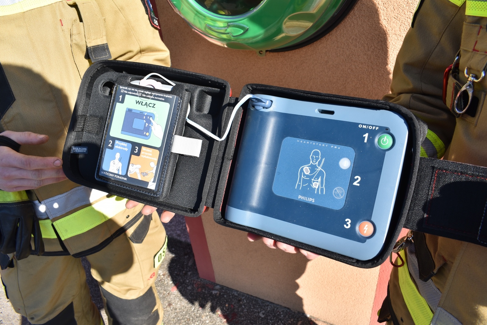 Zdjęcie w galerii na portalu naszwodzislaw.com: OSP Godów z ogólnodostępnym defibrylatorem AED wiadomości z regionu