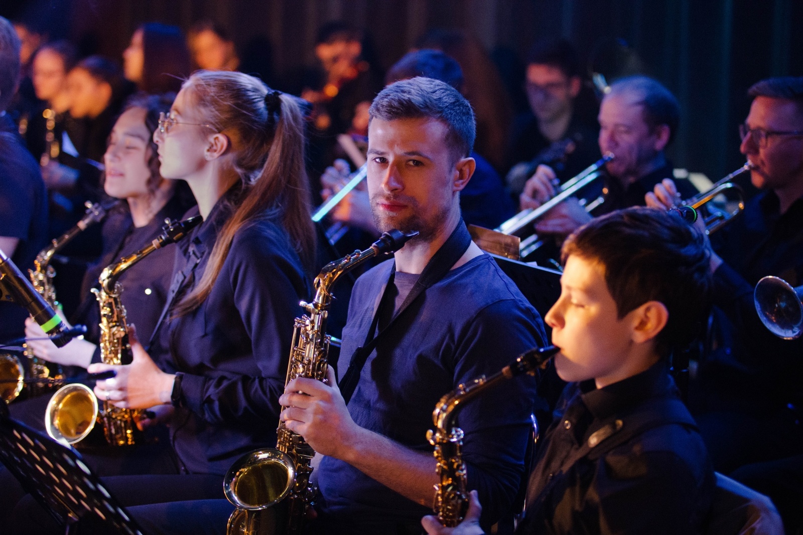 Zdjęcie w galerii na portalu naszwodzislaw.com: Wodzisławska Orkiestra Rozrywkowa z zespołem Feel dla Ukrainy wiadomości z regionu