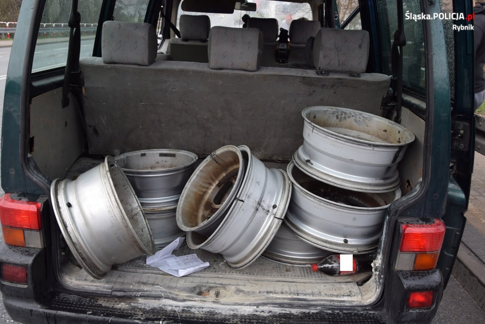 Zdjęcie w galerii na portalu naszwodzislaw.com: Policjanci z Rybnika odzyskali skradziony samochód wiadomości z regionu