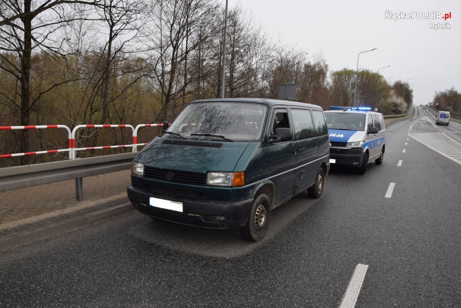 Zdjęcie w galerii na portalu naszwodzislaw.com: Policjanci z Rybnika odzyskali skradziony samochód wiadomości z regionu