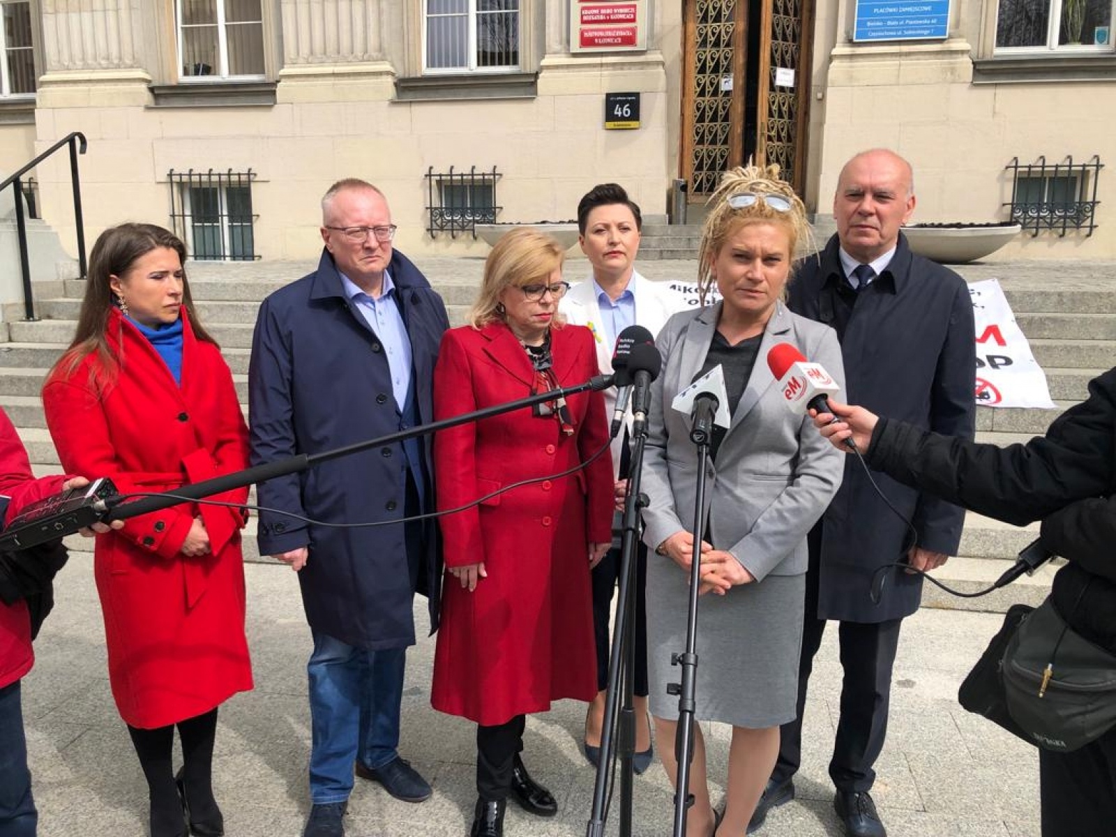 Zdjęcie w galerii na portalu naszwodzislaw.com: PiS chce przejechać koleją po głowach mieszkańców woj. śląskiego. Nie oszczędzi nawet kościoła wiadomości z regionu