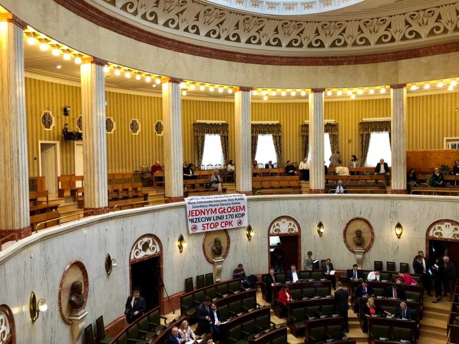 Zdjęcie w galerii na portalu naszwodzislaw.com: PiS chce przejechać koleją po głowach mieszkańców woj. śląskiego. Nie oszczędzi nawet kościoła wiadomości z regionu