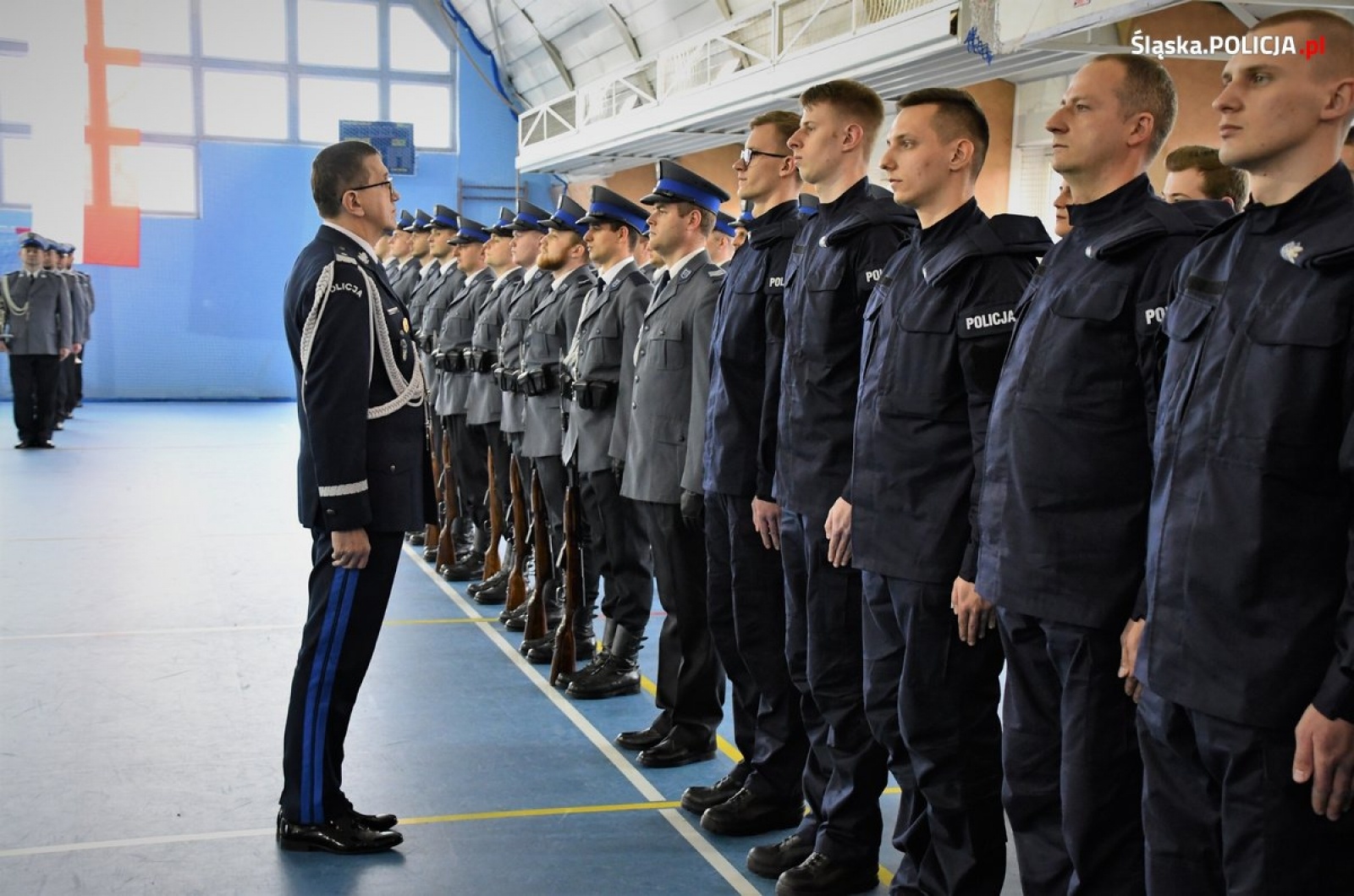 Zdjęcie w galerii na portalu naszwodzislaw.com: Ślubowanie nowych policjantów śląskiego garnizonu wiadomości z regionu