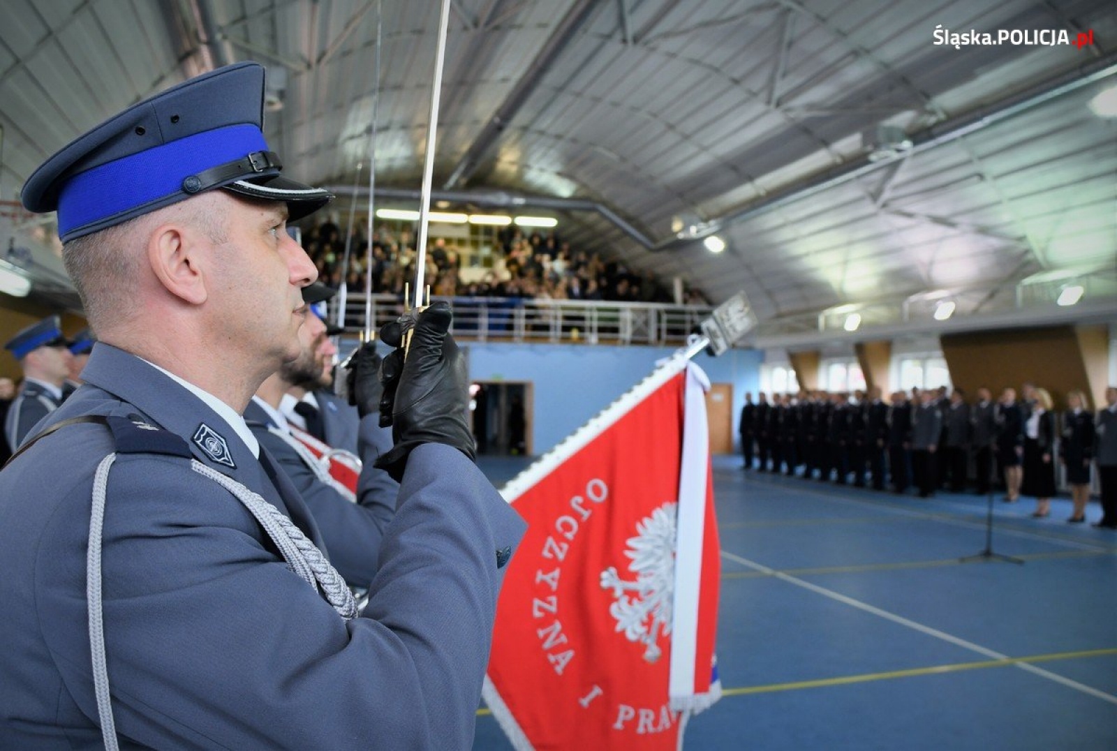 Zdjęcie w galerii na portalu naszwodzislaw.com: Ślubowanie nowych policjantów śląskiego garnizonu wiadomości z regionu