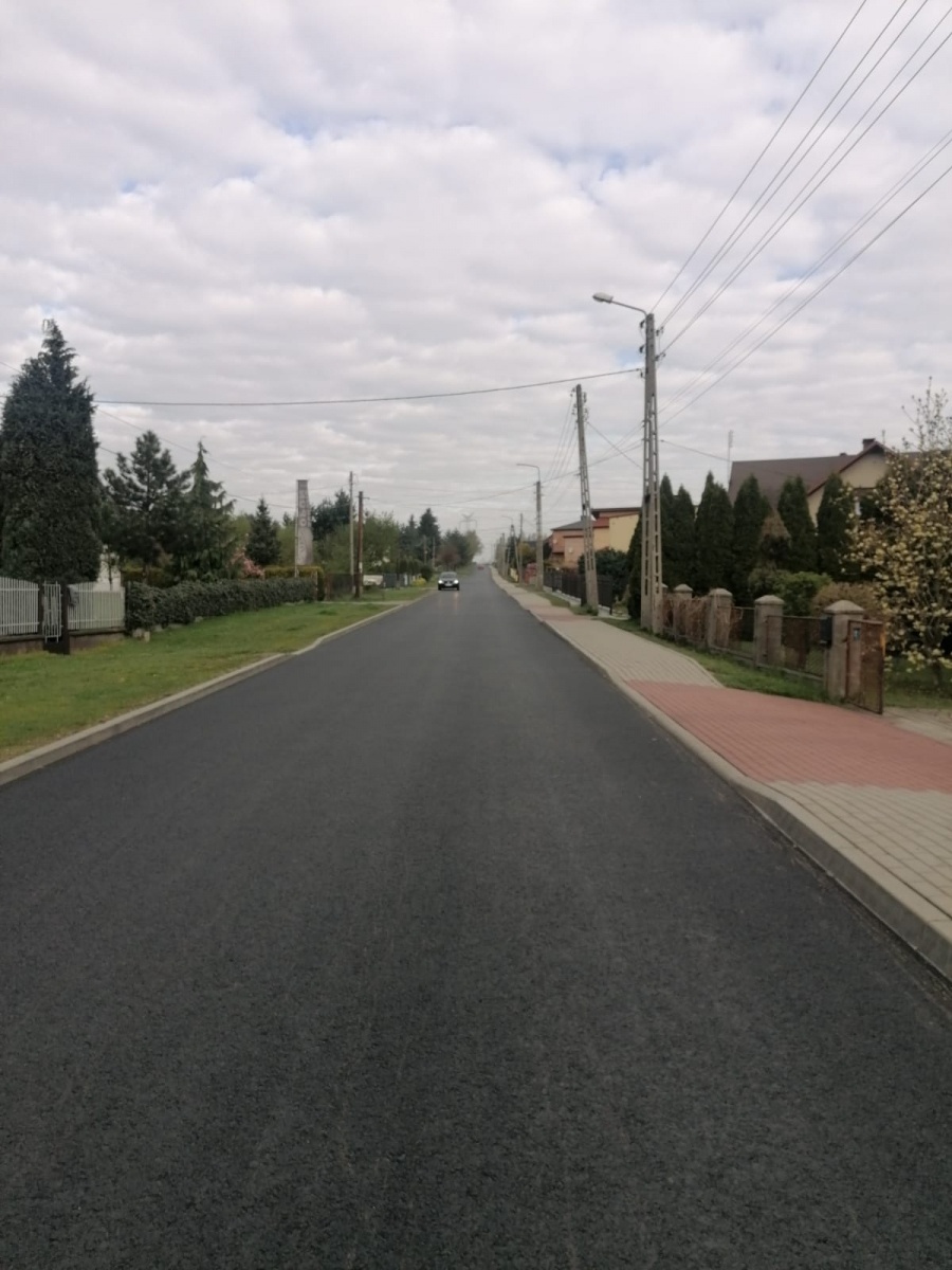 Zdjęcie w galerii na portalu naszwodzislaw.com: Przebudowa ul. Powstańców Śląskich w Syryni ukończona wiadomości z regionu