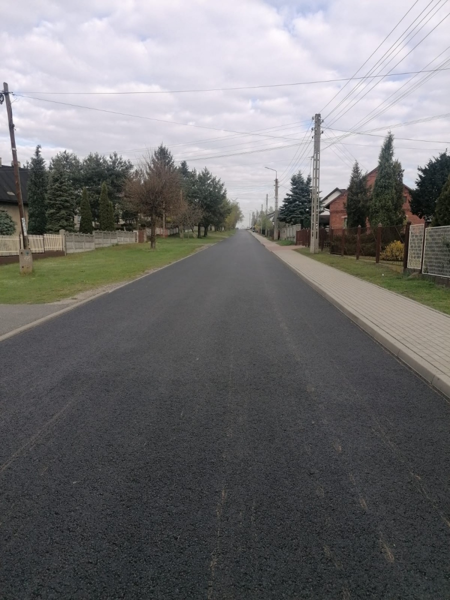 Zdjęcie w galerii na portalu naszwodzislaw.com: Przebudowa ul. Powstańców Śląskich w Syryni ukończona wiadomości z regionu