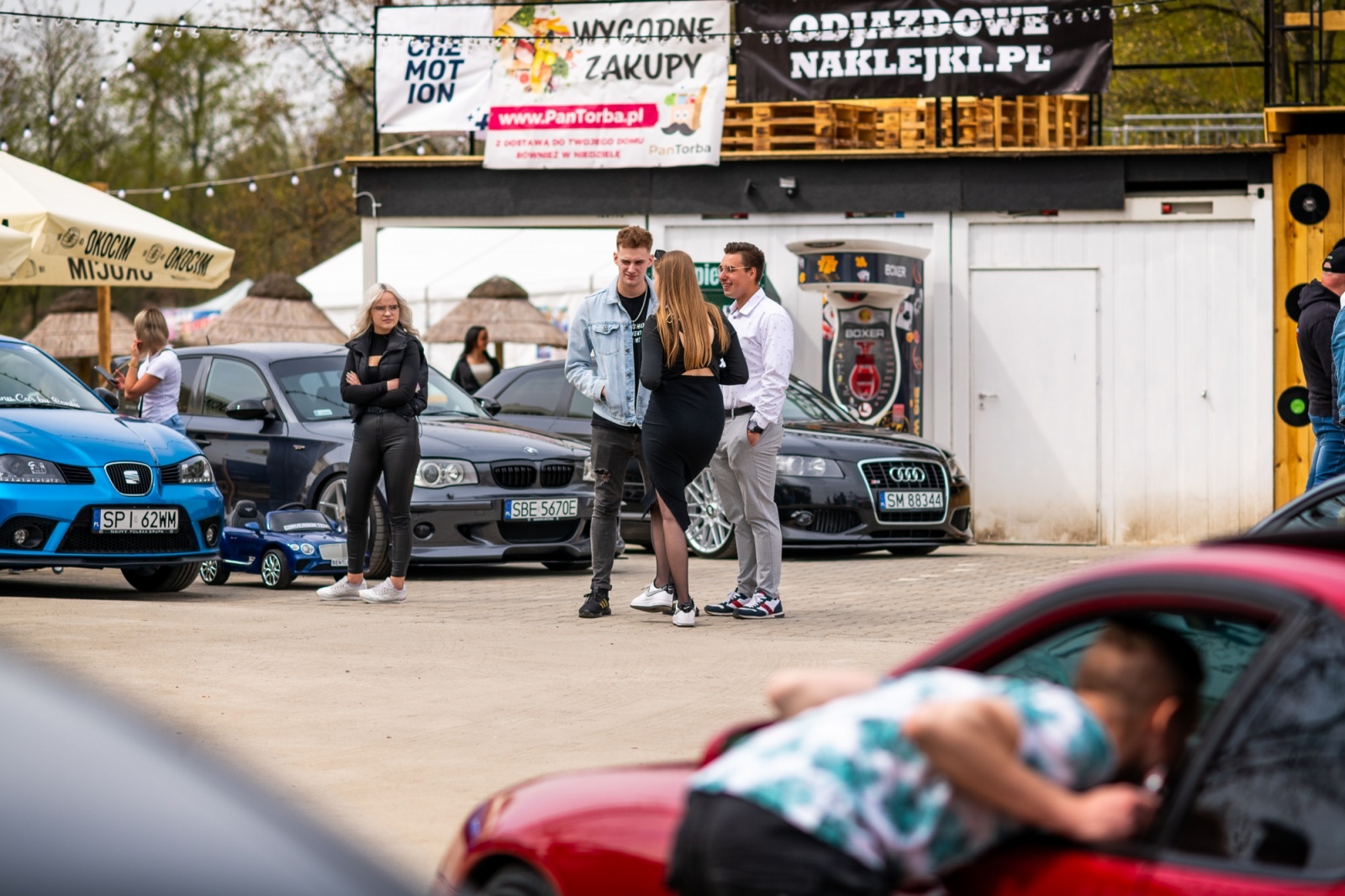 Zdjęcie w galerii na portalu naszwodzislaw.com: Petrol Beach 2022. Auta tuningowe zjechały do Bukowa [FOTO] wiadomości z regionu