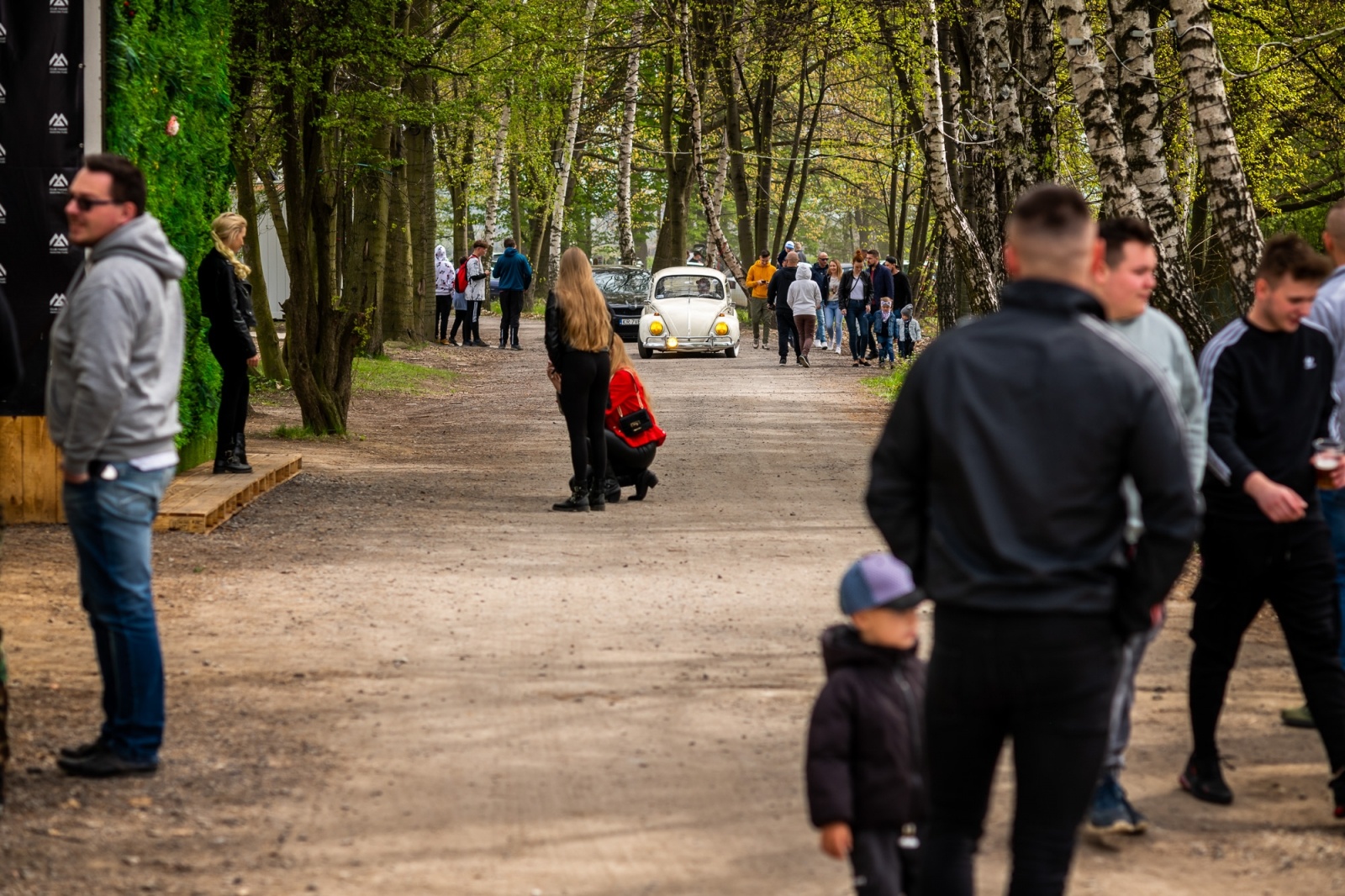 Zdjęcie w galerii na portalu naszwodzislaw.com: Petrol Beach 2022. Auta tuningowe zjechały do Bukowa [FOTO] wiadomości z regionu