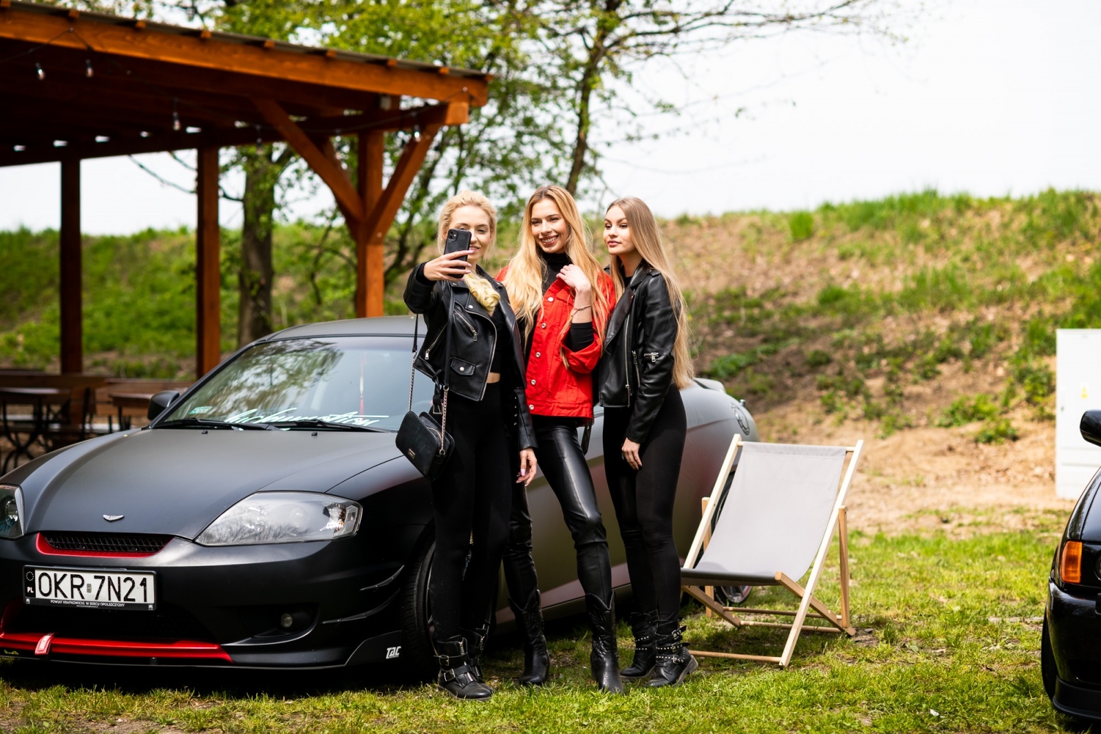 Zdjęcie w galerii na portalu naszwodzislaw.com: Petrol Beach 2022. Auta tuningowe zjechały do Bukowa [FOTO] wiadomości z regionu