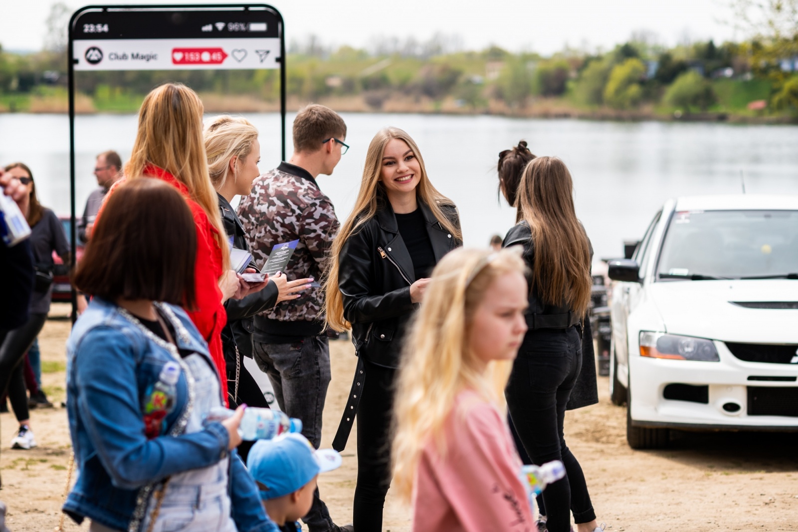 Zdjęcie w galerii na portalu naszwodzislaw.com: Petrol Beach 2022. Auta tuningowe zjechały do Bukowa [FOTO] wiadomości z regionu