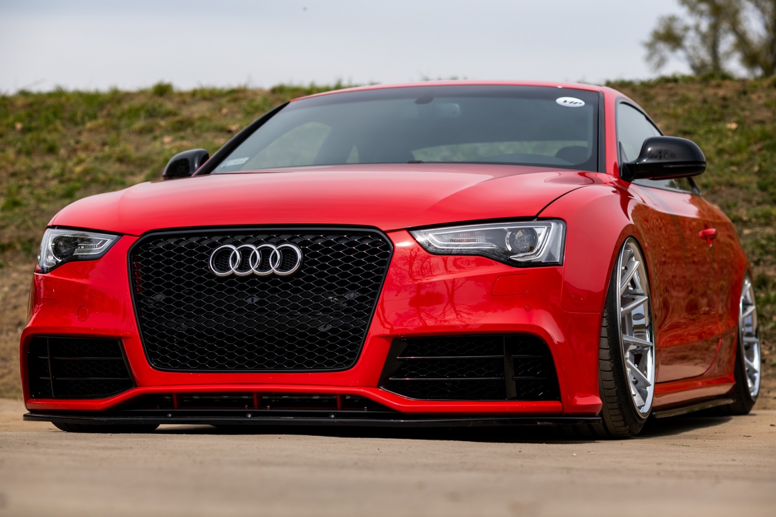 Zdjęcie w galerii na portalu naszwodzislaw.com: Petrol Beach 2022. Auta tuningowe zjechały do Bukowa [FOTO] wiadomości z regionu