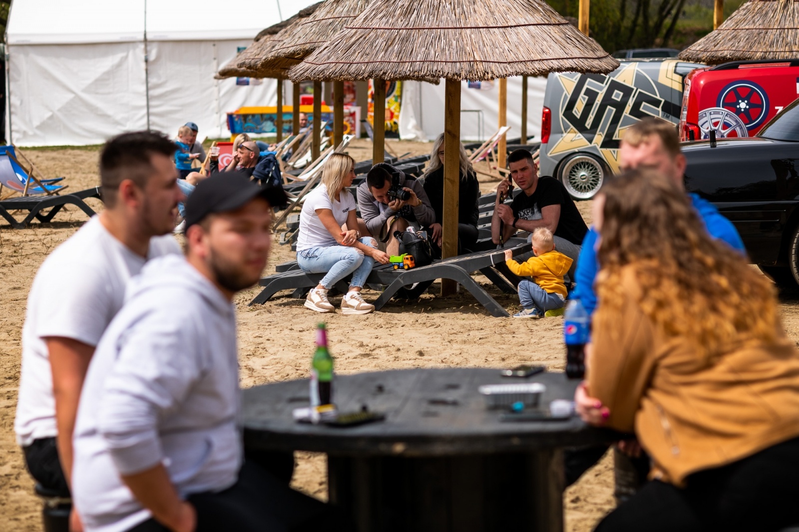 Zdjęcie w galerii na portalu naszwodzislaw.com: Petrol Beach 2022. Auta tuningowe zjechały do Bukowa [FOTO] wiadomości z regionu