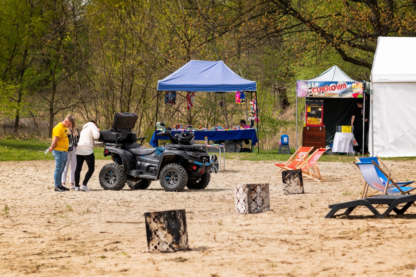 Zdjęcie w galerii na portalu naszwodzislaw.com: Petrol Beach 2022. Auta tuningowe zjechały do Bukowa [FOTO] wiadomości z regionu