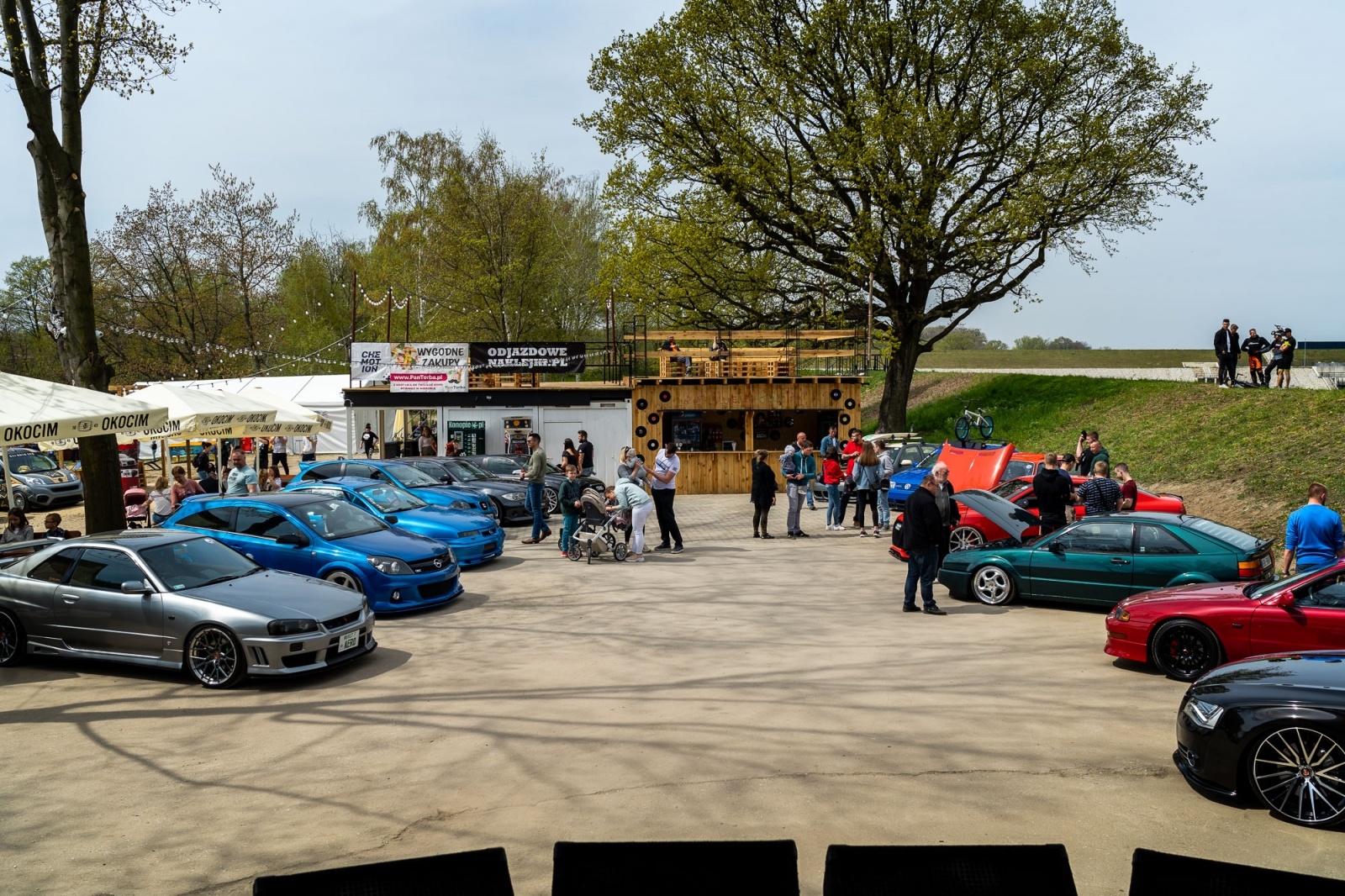 Zdjęcie w galerii na portalu naszwodzislaw.com: Petrol Beach 2022. Auta tuningowe zjechały do Bukowa [FOTO] wiadomości z regionu