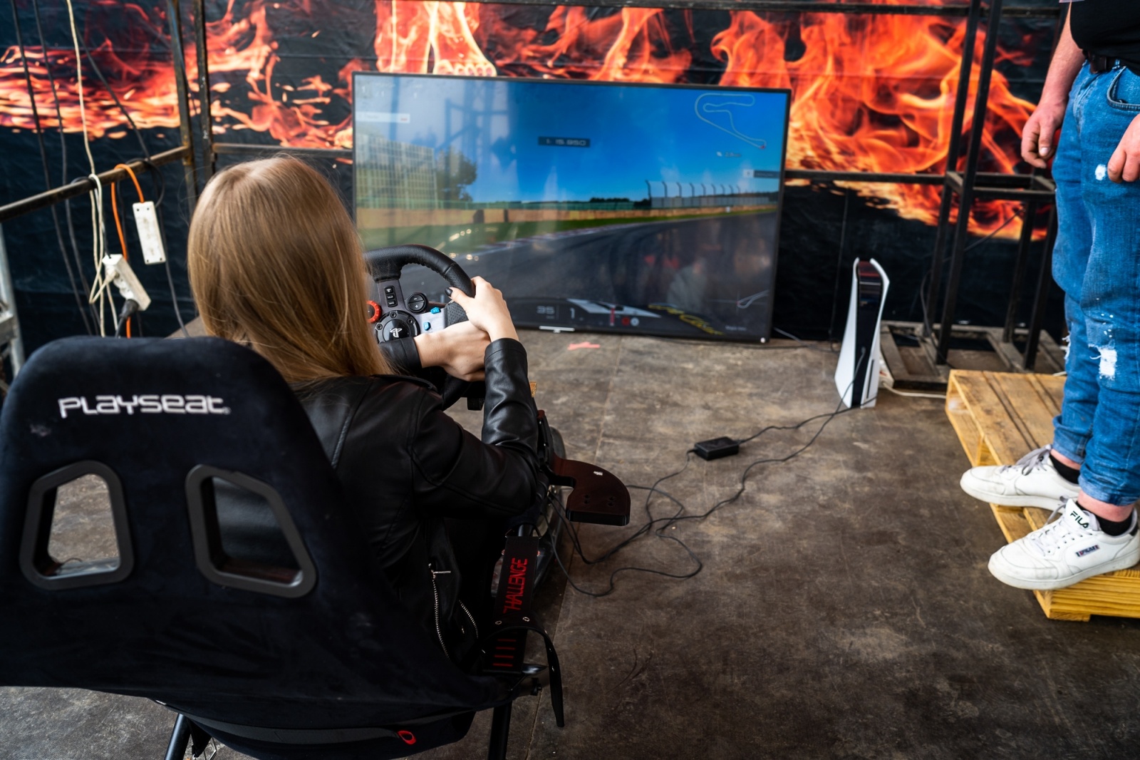 Zdjęcie w galerii na portalu naszwodzislaw.com: Petrol Beach 2022. Auta tuningowe zjechały do Bukowa [FOTO] wiadomości z regionu