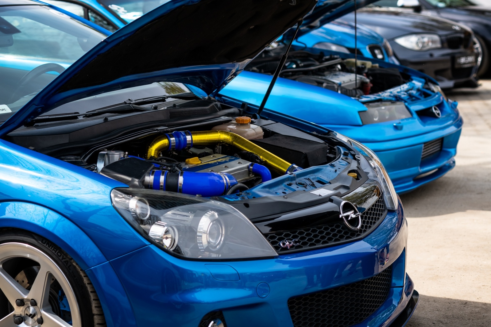 Zdjęcie w galerii na portalu naszwodzislaw.com: Petrol Beach 2022. Auta tuningowe zjechały do Bukowa [FOTO] wiadomości z regionu