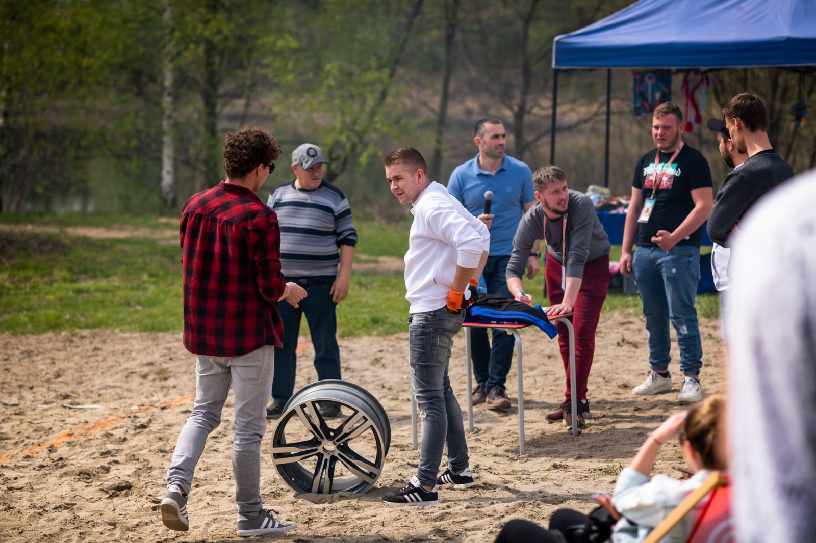 Zdjęcie w galerii na portalu naszwodzislaw.com: Petrol Beach 2022. Auta tuningowe zjechały do Bukowa [FOTO] wiadomości z regionu