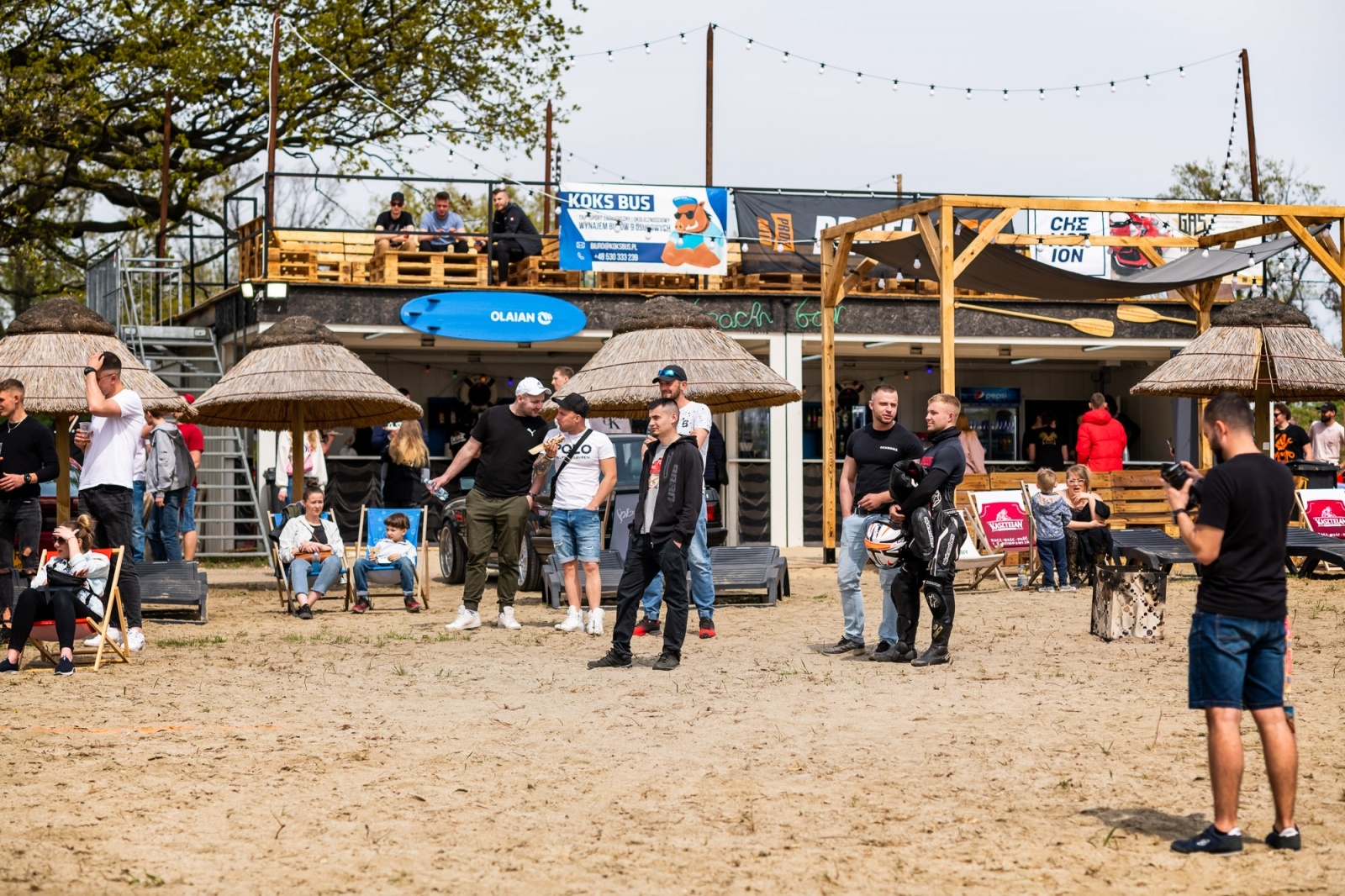 Zdjęcie w galerii na portalu naszwodzislaw.com: Petrol Beach 2022. Auta tuningowe zjechały do Bukowa [FOTO] wiadomości z regionu