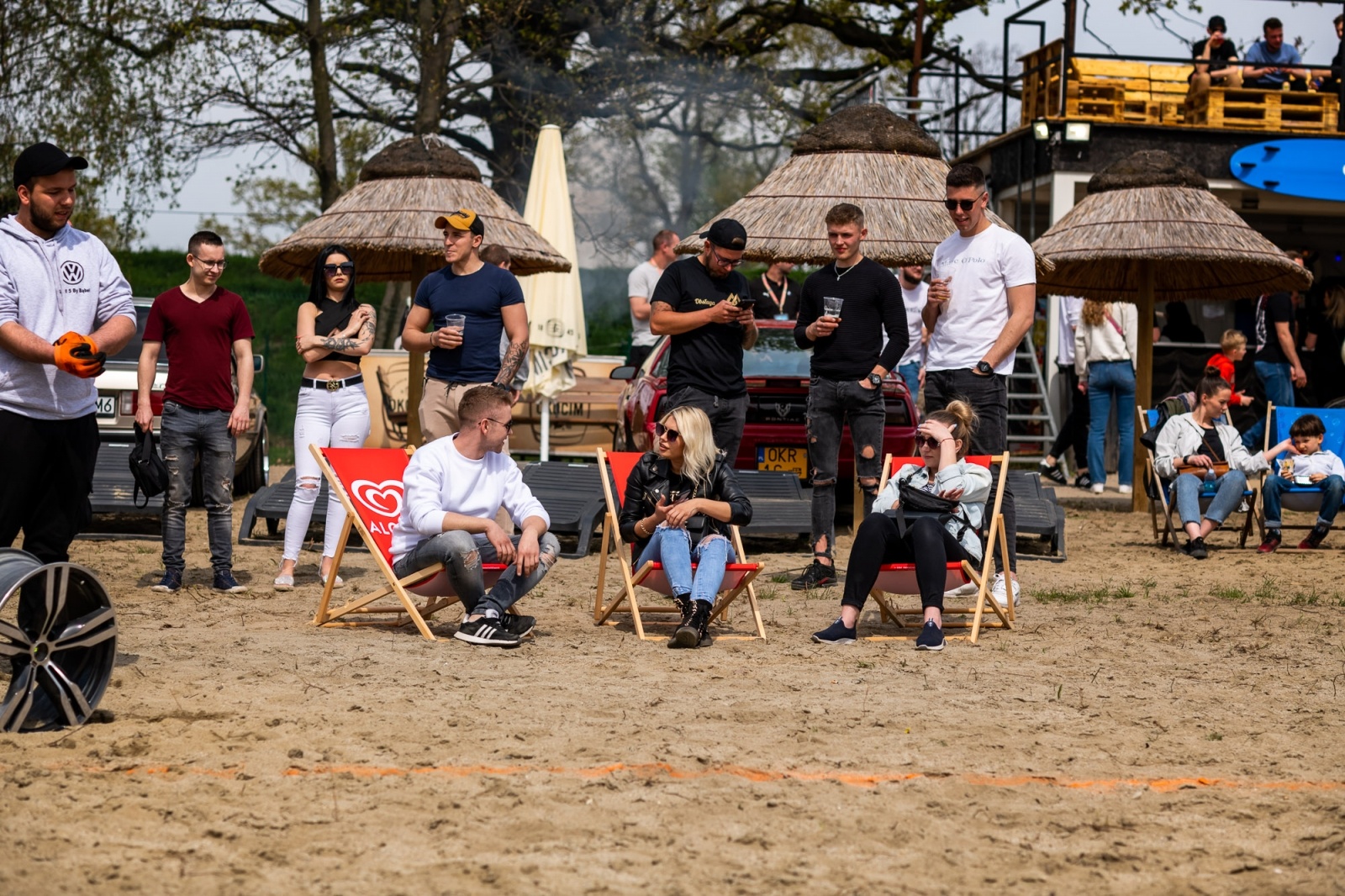 Zdjęcie w galerii na portalu naszwodzislaw.com: Petrol Beach 2022. Auta tuningowe zjechały do Bukowa [FOTO] wiadomości z regionu