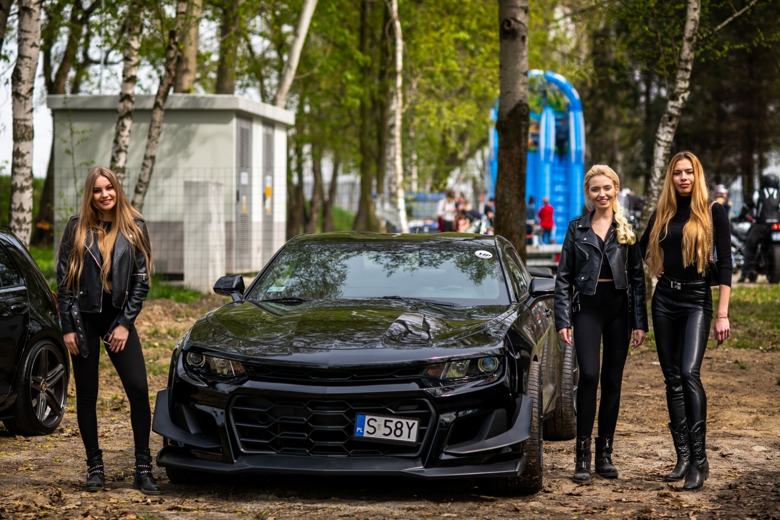 Zdjęcie w galerii na portalu naszwodzislaw.com: Petrol Beach 2022. Auta tuningowe zjechały do Bukowa [FOTO] wiadomości z regionu