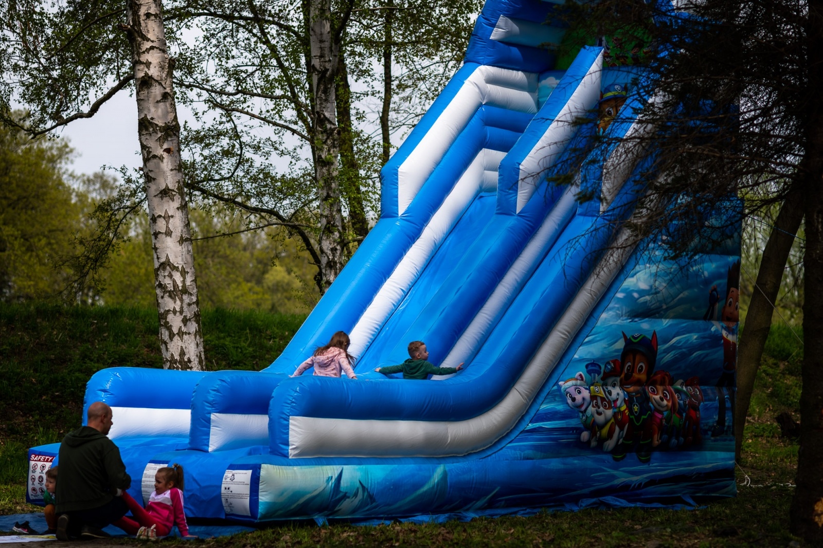 Zdjęcie w galerii na portalu naszwodzislaw.com: Petrol Beach 2022. Auta tuningowe zjechały do Bukowa [FOTO] wiadomości z regionu