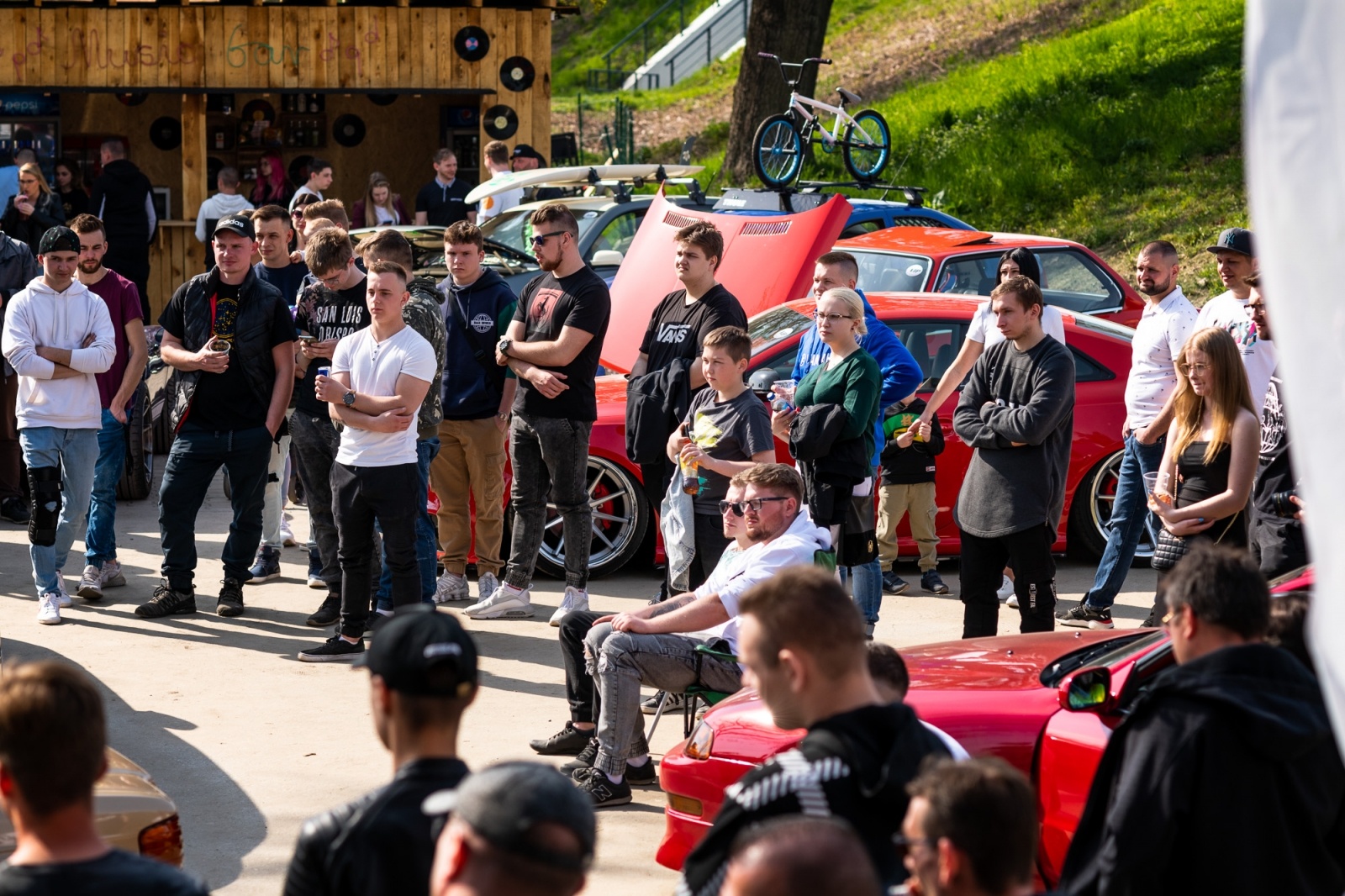 Zdjęcie w galerii na portalu naszwodzislaw.com: Petrol Beach 2022. Auta tuningowe zjechały do Bukowa [FOTO] wiadomości z regionu