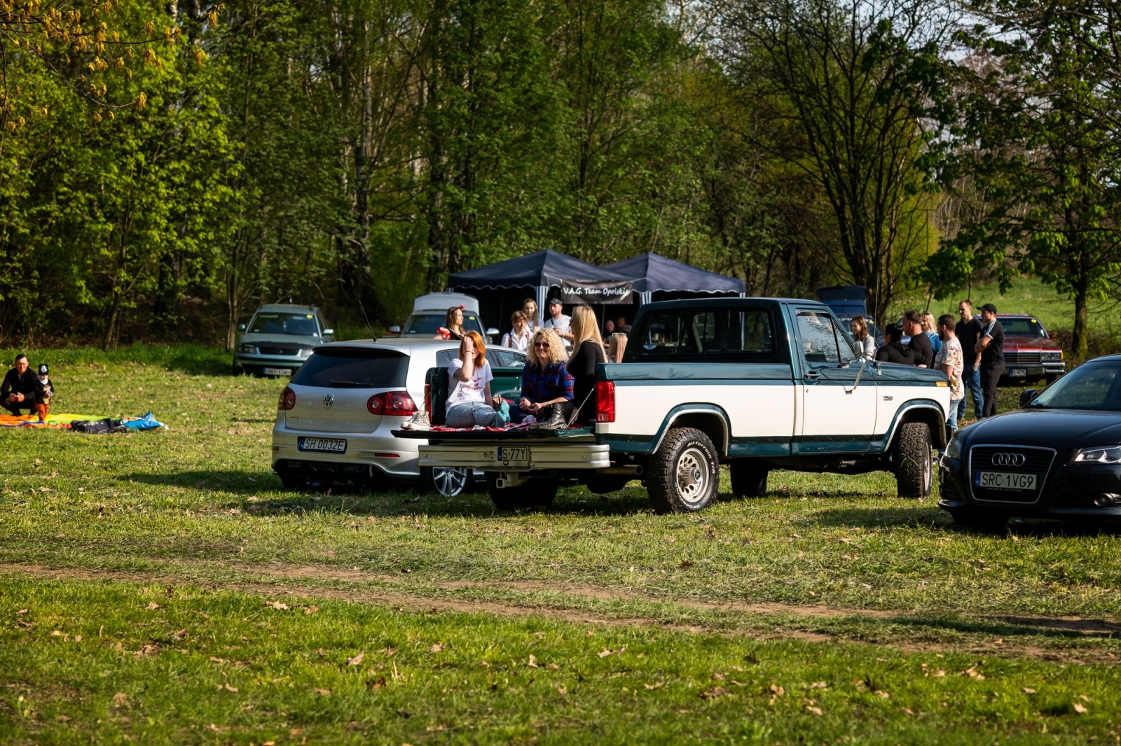 Zdjęcie w galerii na portalu naszwodzislaw.com: Petrol Beach 2022. Auta tuningowe zjechały do Bukowa [FOTO] wiadomości z regionu