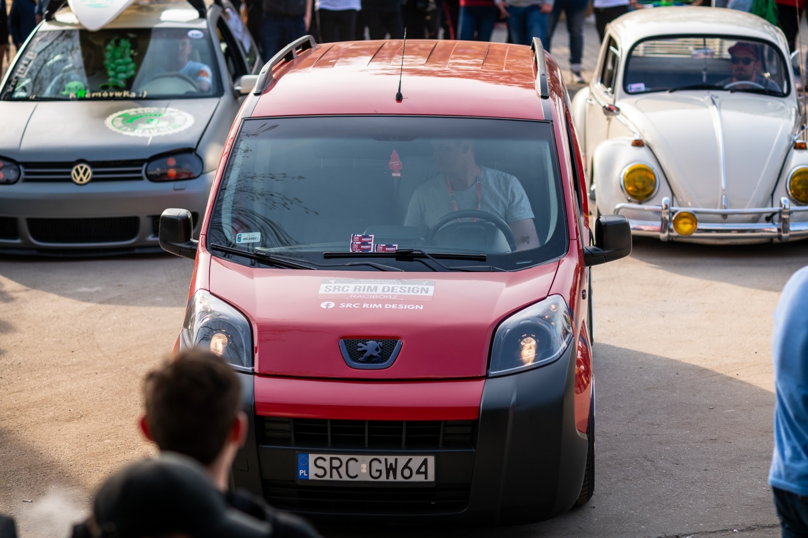 Zdjęcie w galerii na portalu naszwodzislaw.com: Petrol Beach 2022. Auta tuningowe zjechały do Bukowa [FOTO] wiadomości z regionu